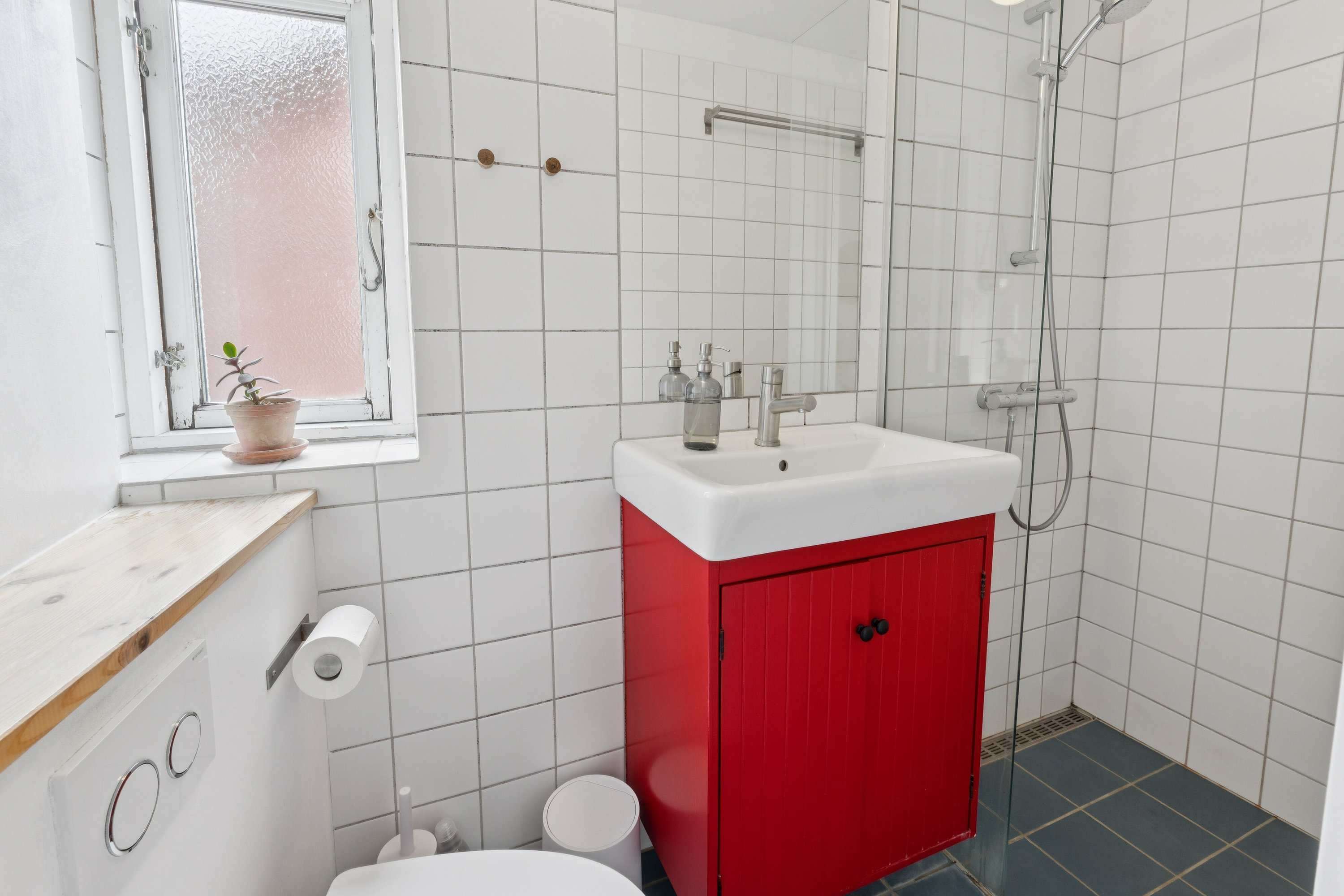 Fremhævet badeværelse billede i fuldskærmstilstand. Billede af Badensgade 5, 1., 2300 København S