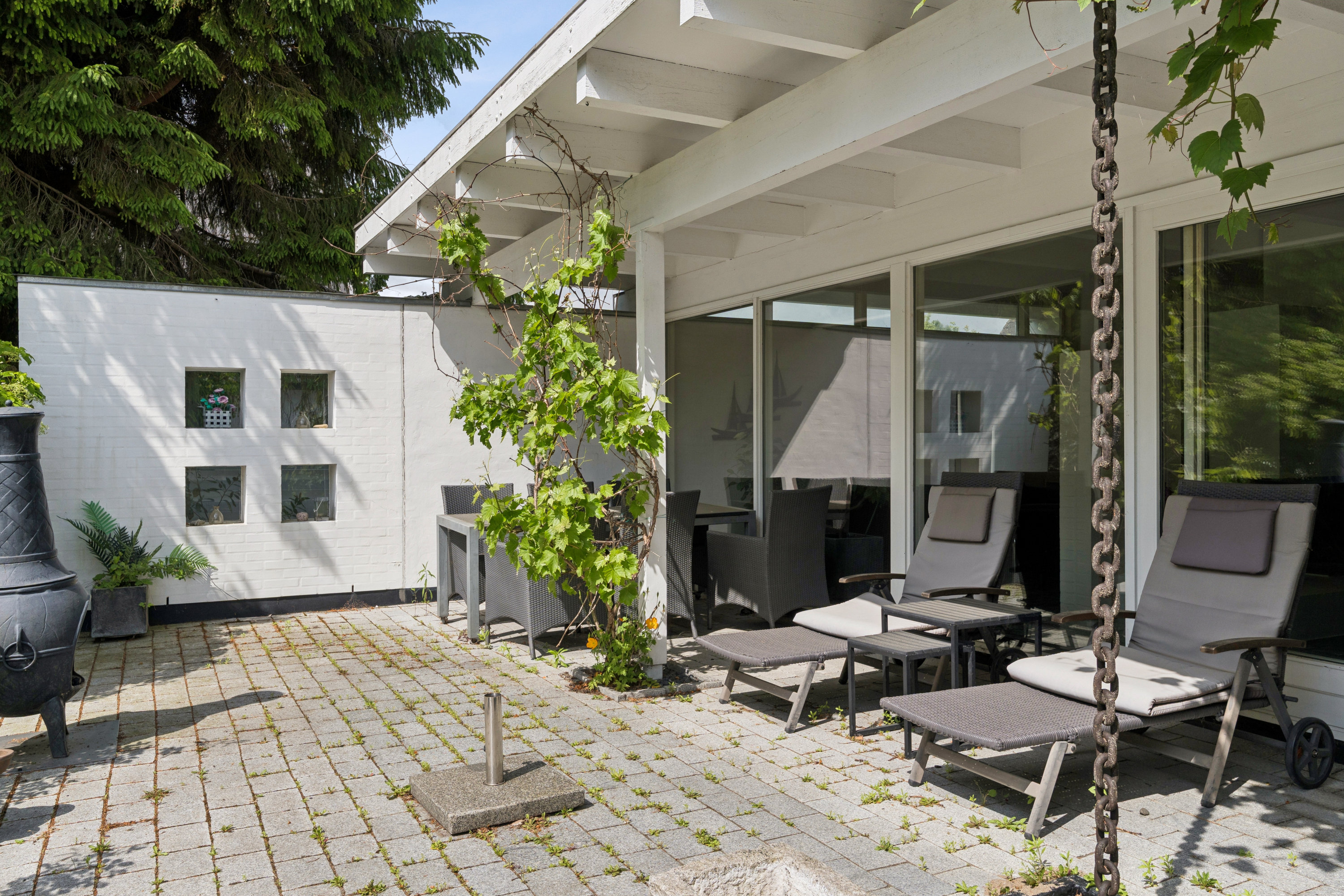 Fremhævet terrasse billede i fuldskærmstilstand. Billede af Kikudbakken 10, 2730 Herlev