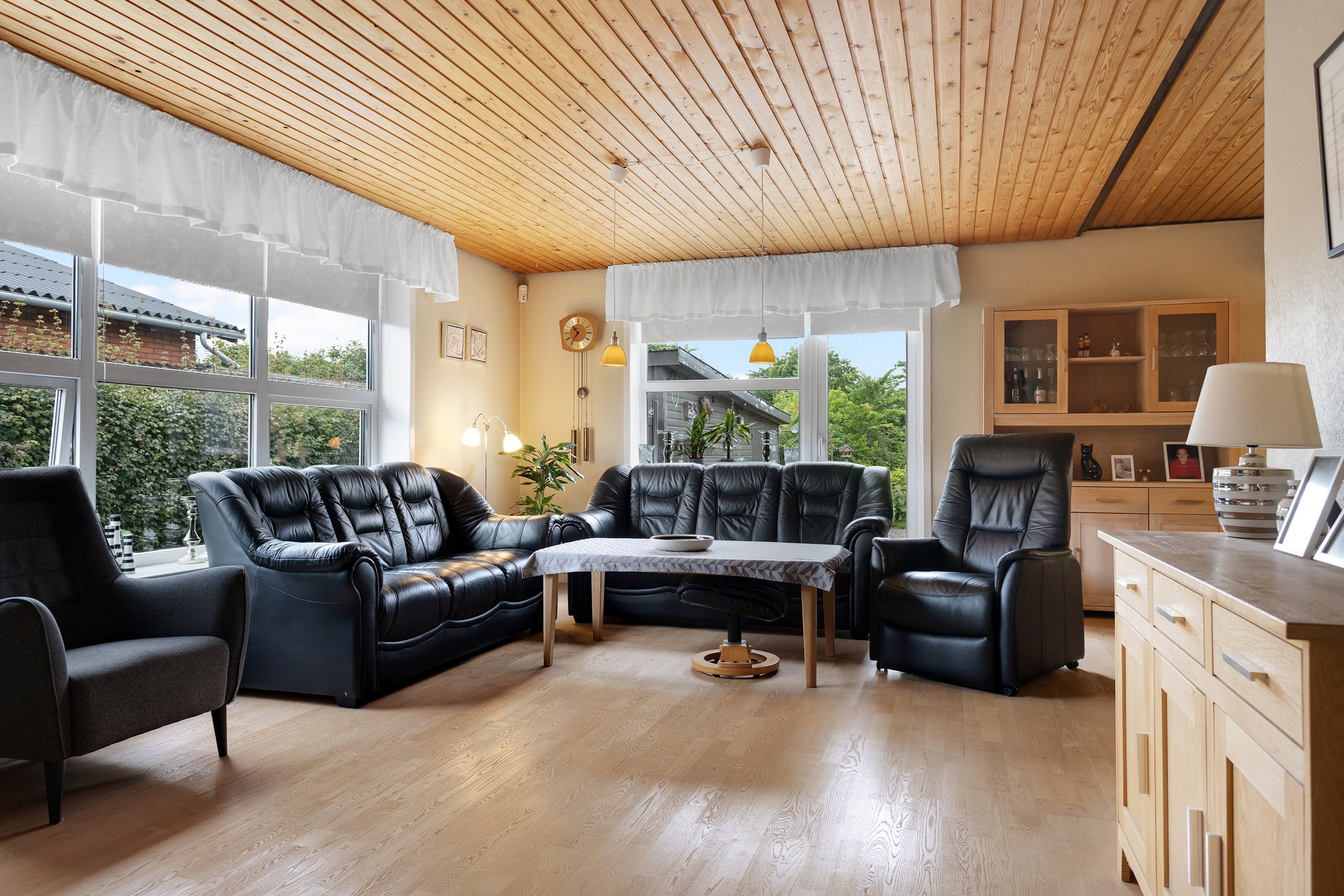 Fremhævet stue billede i fuldskærmstilstand. Billede af Peder Skrams Vej 14, 9900 Frederikshavn