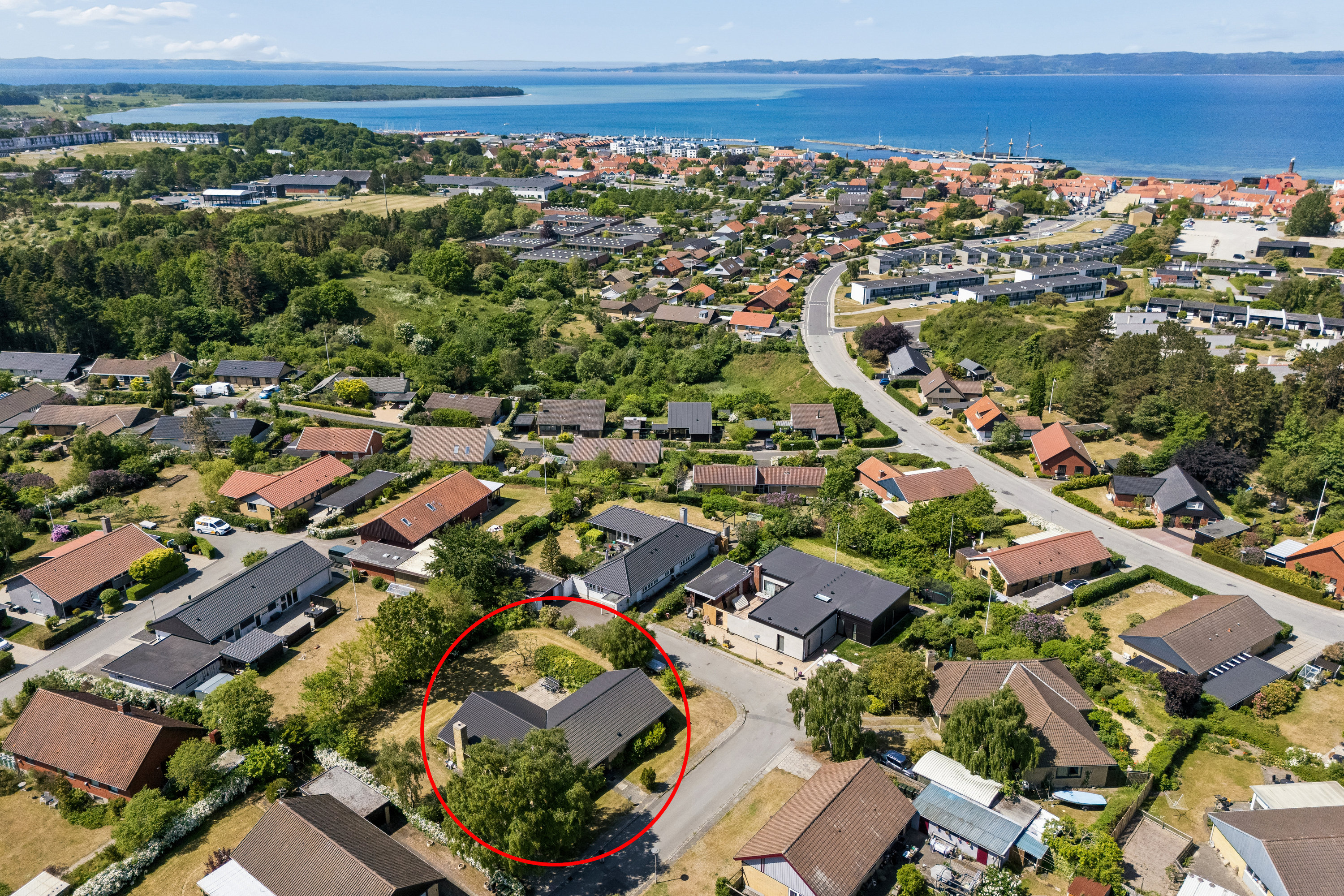 Fremhævet luftfoto billede i fuldskærmstilstand. Billede af Sjællandsvej 3, 8400 Ebeltoft