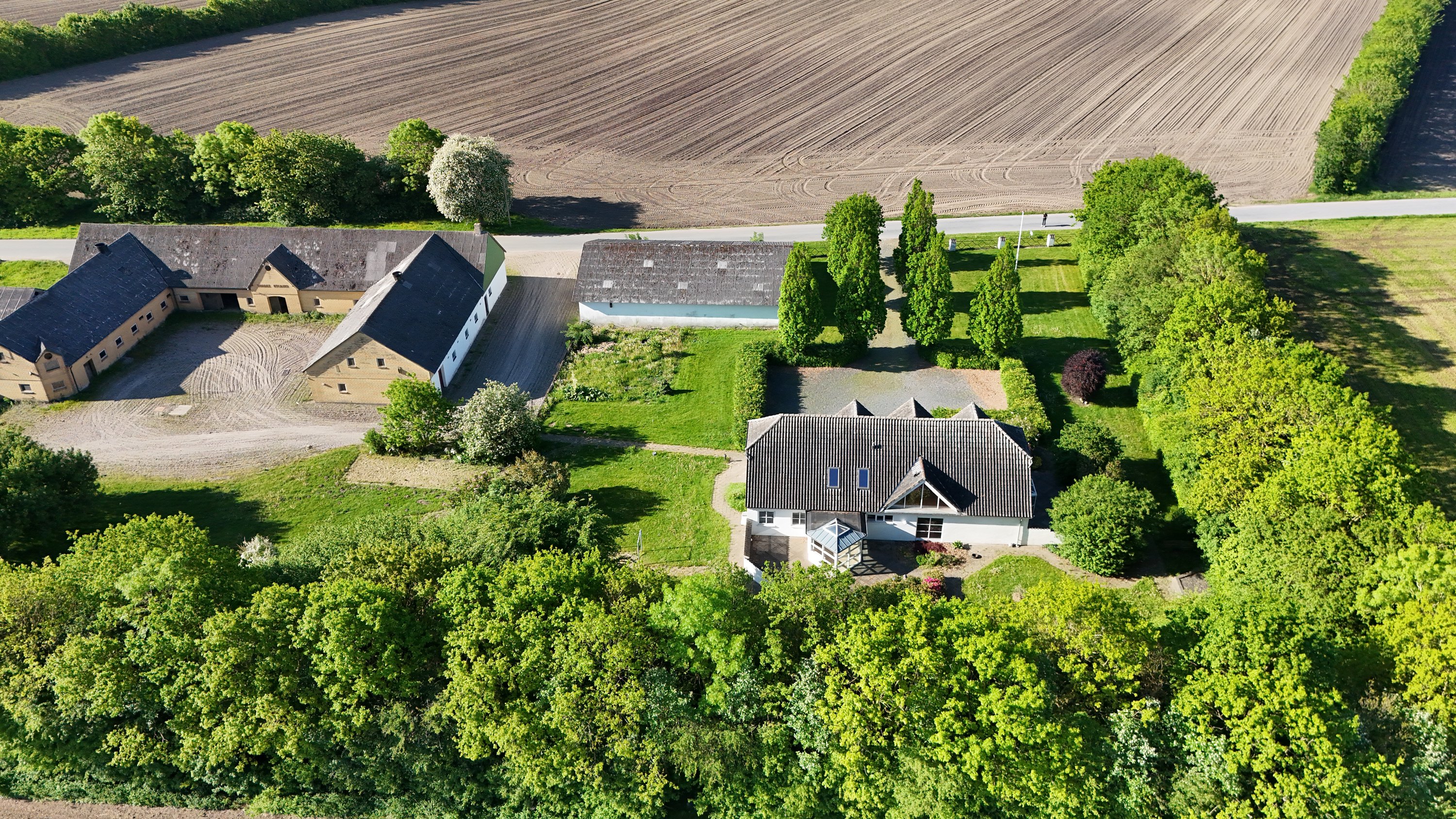 Fremhævet drone1 billede i fuldskærmstilstand. Billede af Runevej 8, Ll Rørbæk, 9500 Hobro
