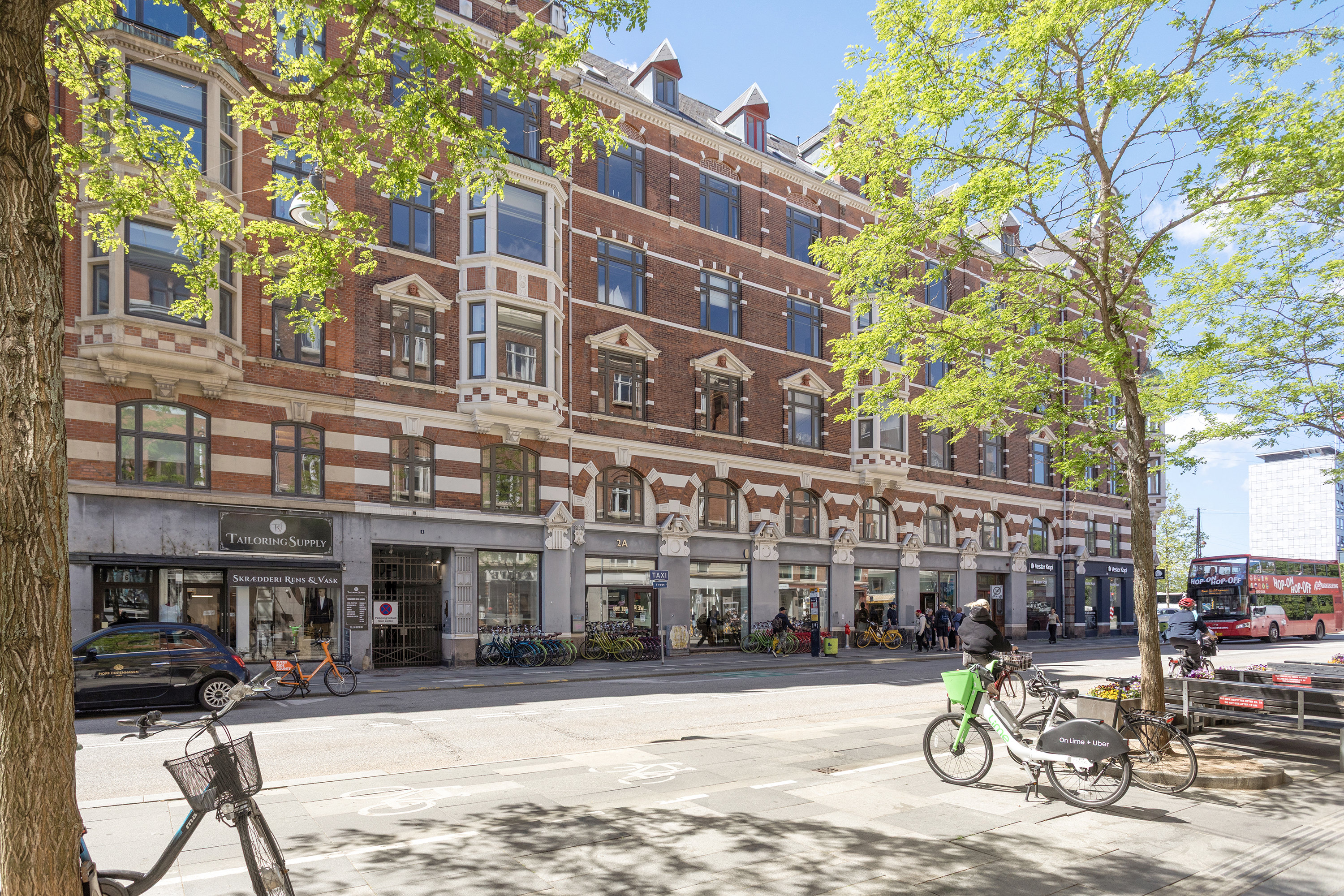 Fremhævet facade billede i fuldskærmstilstand. Billede af Vester Voldgade 4, 5., 1552 København V