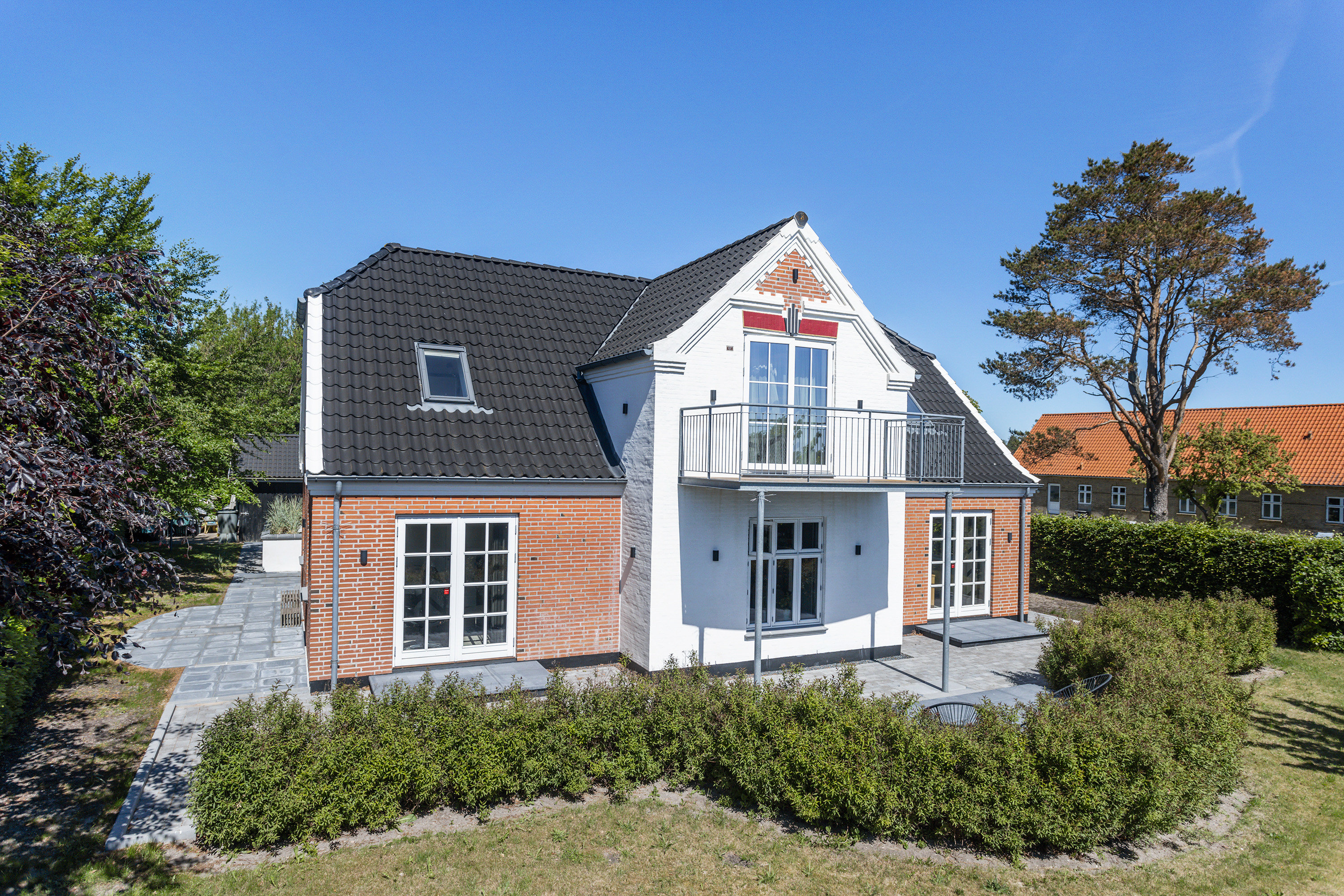 Fremhævet facade billede i fuldskærmstilstand. Billede af Åhavevej 9, Voerså, 9300 Sæby