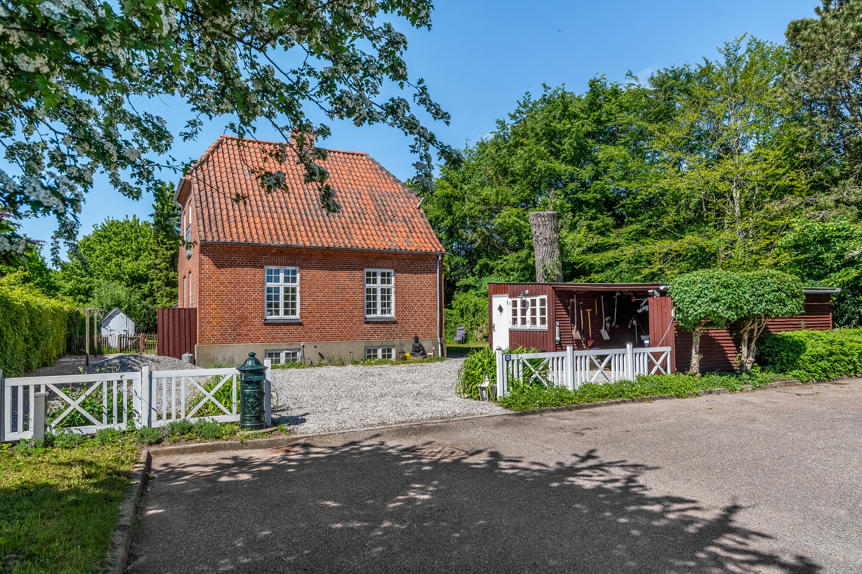 Fremhævet ejendommen billede i fuldskærmstilstand. Billede af Bygaden 25, Bur, 7570 Vemb