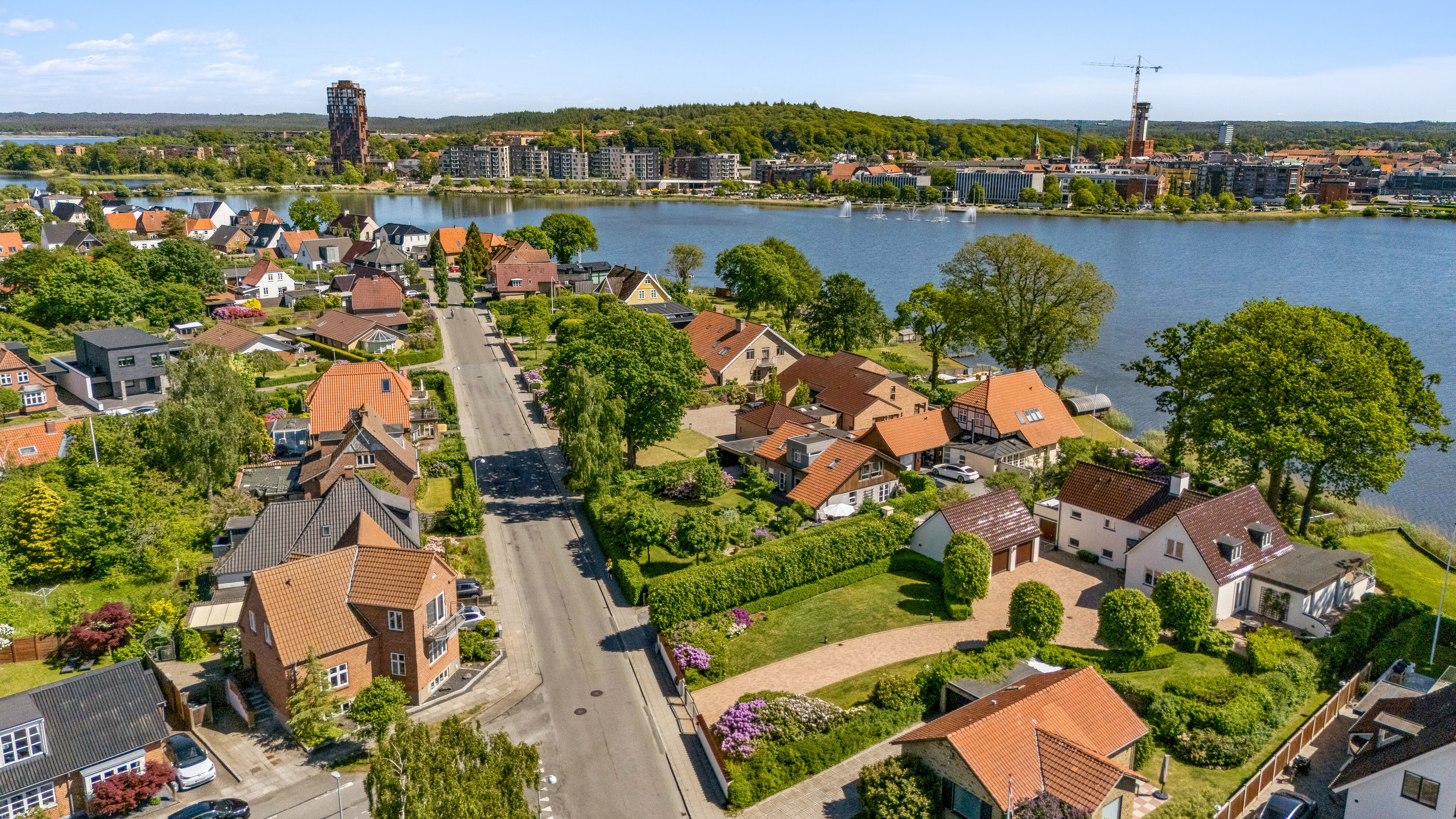 Fremhævet luftfoto billede i fuldskærmstilstand. Billede af Sølystvej 63, 8600 Silkeborg