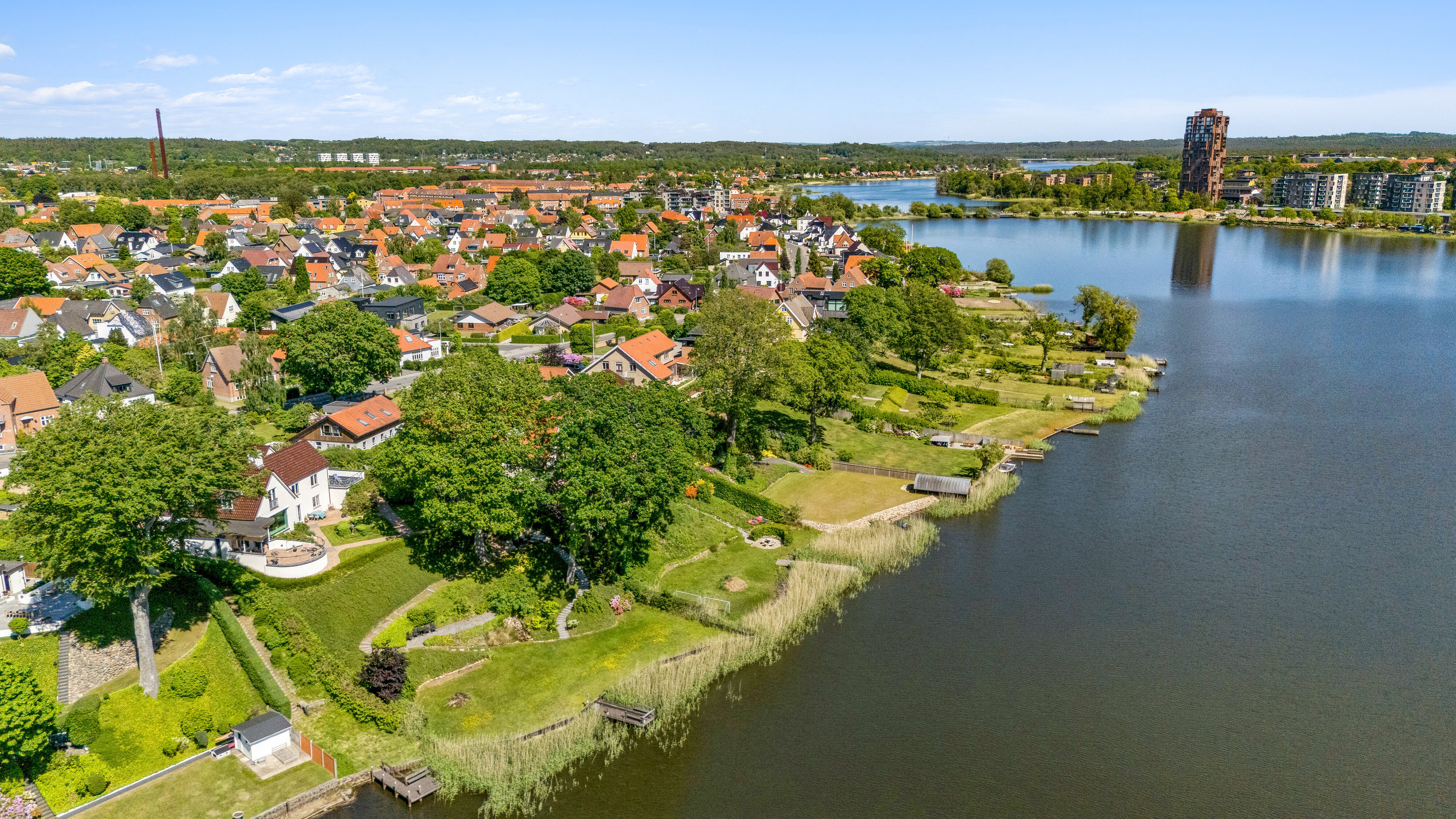 Fremhævet luftfoto billede i fuldskærmstilstand. Billede af Sølystvej 63, 8600 Silkeborg
