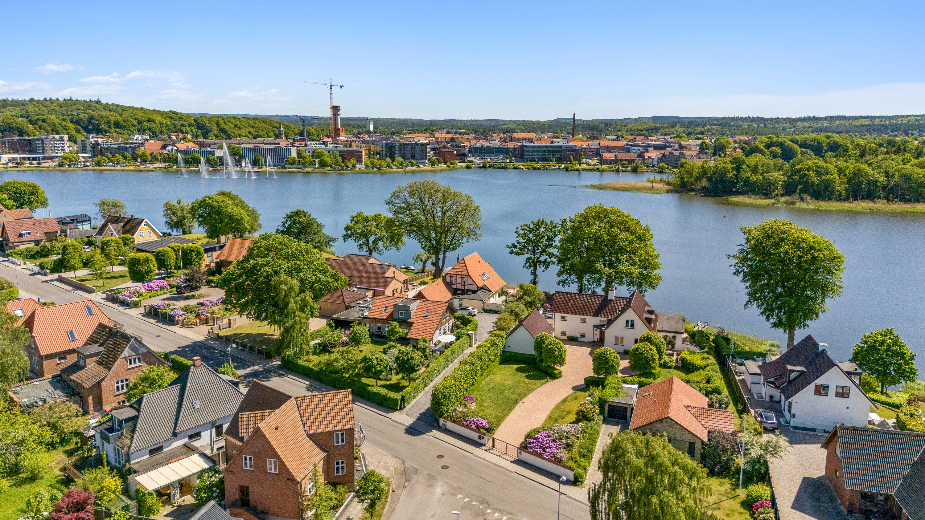 Fremhævet luftfoto billede i fuldskærmstilstand. Billede af Sølystvej 63, 8600 Silkeborg