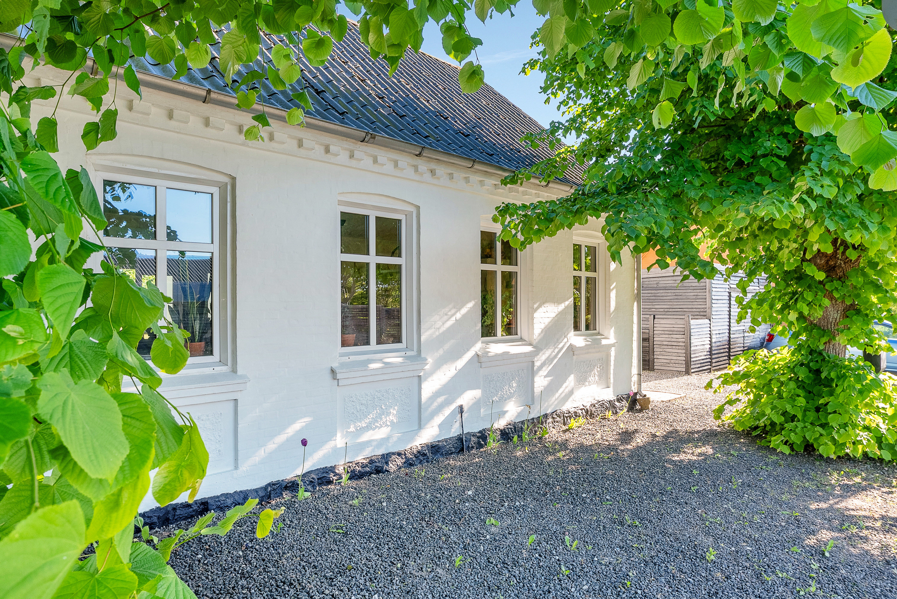 Fremhævet facade billede i fuldskærmstilstand. Billede af Svendborgvej 322, Åstrup, 5600 Faaborg