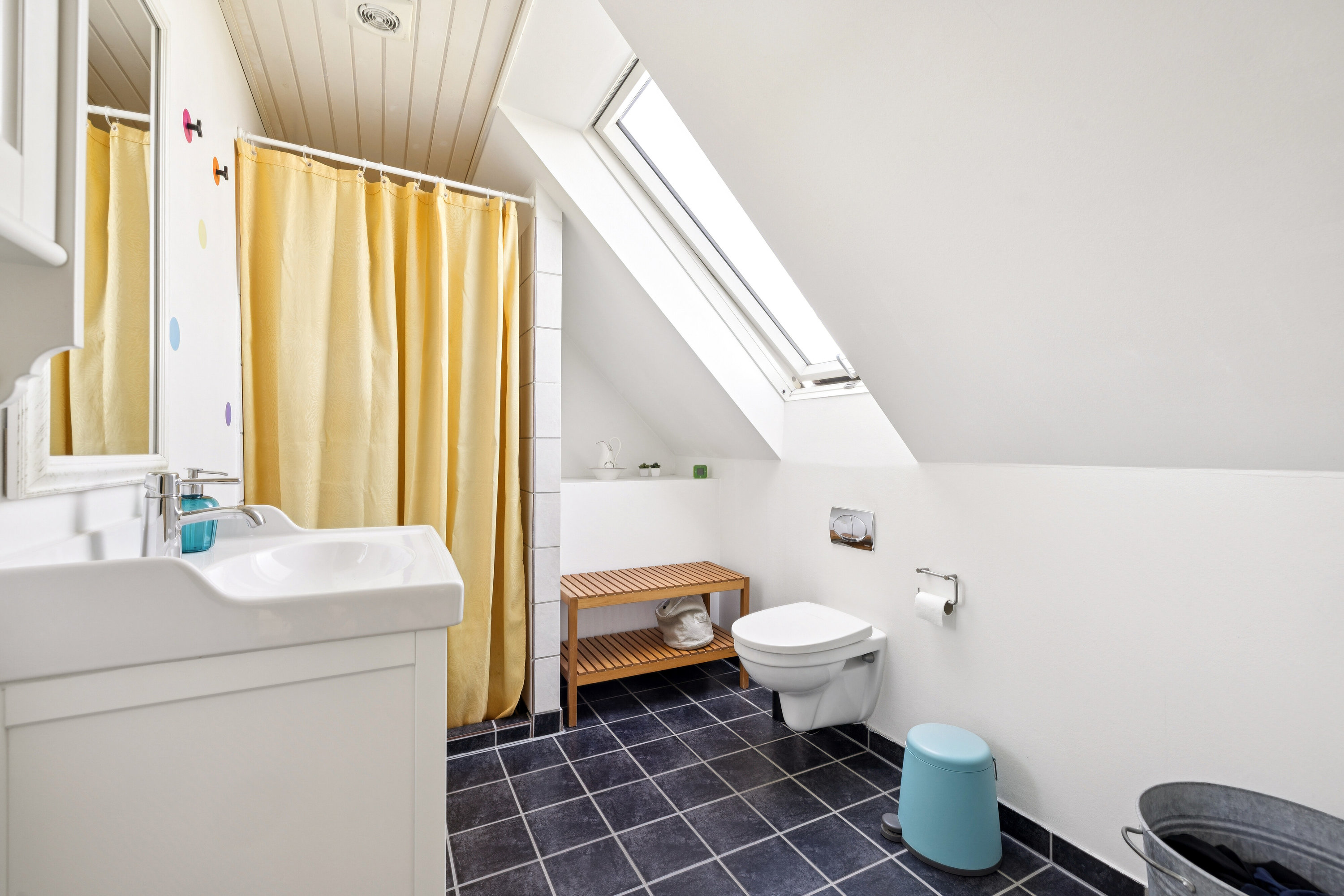 Fremhævet badeværelse billede i fuldskærmstilstand. Billede af Sentvedvej 48, 5871 Frørup