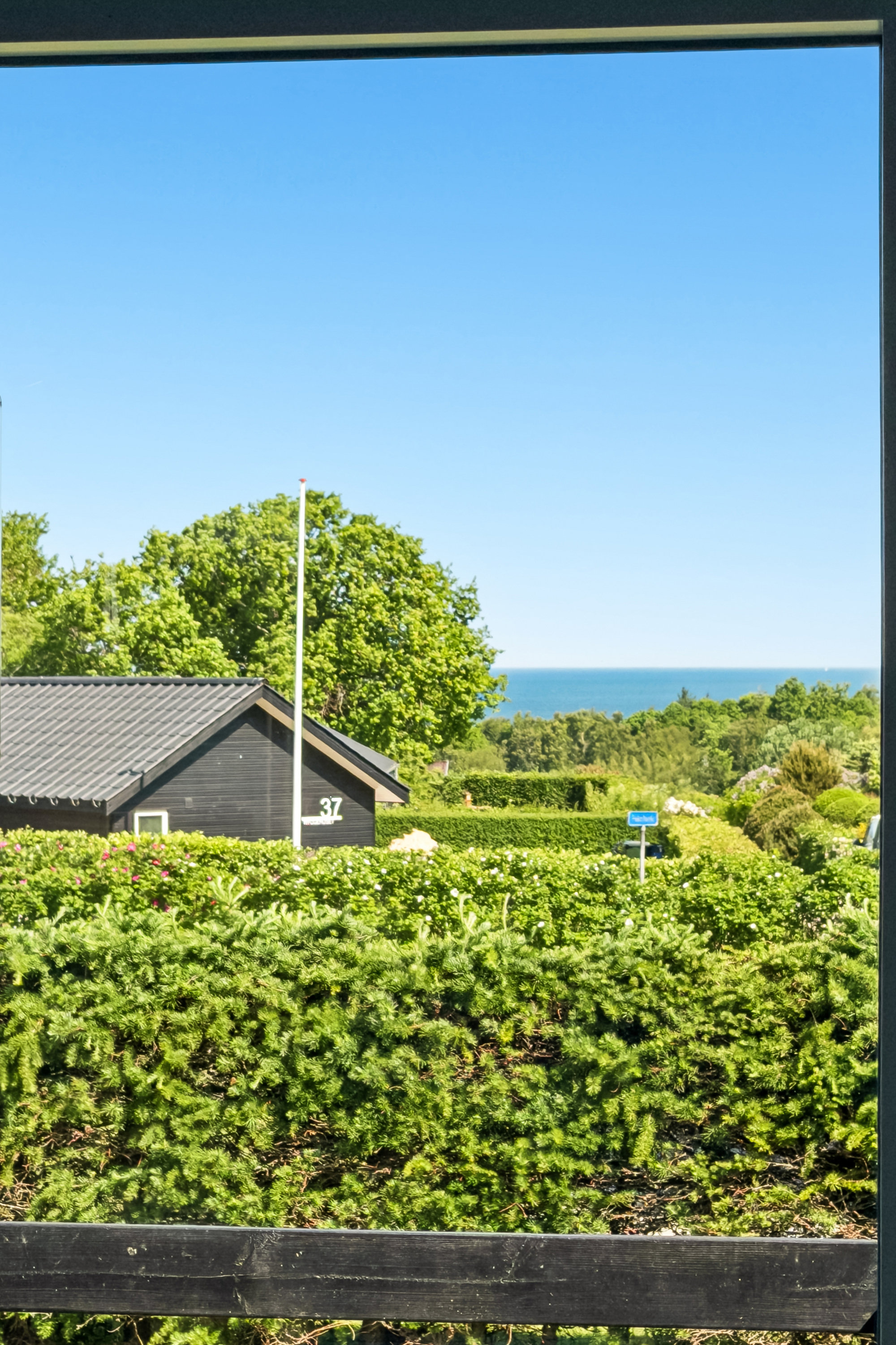 Fremhævet udsigt billede i fuldskærmstilstand. Billede af Glænøvej 10, Bønnerup Strand, 8585 Glesborg
