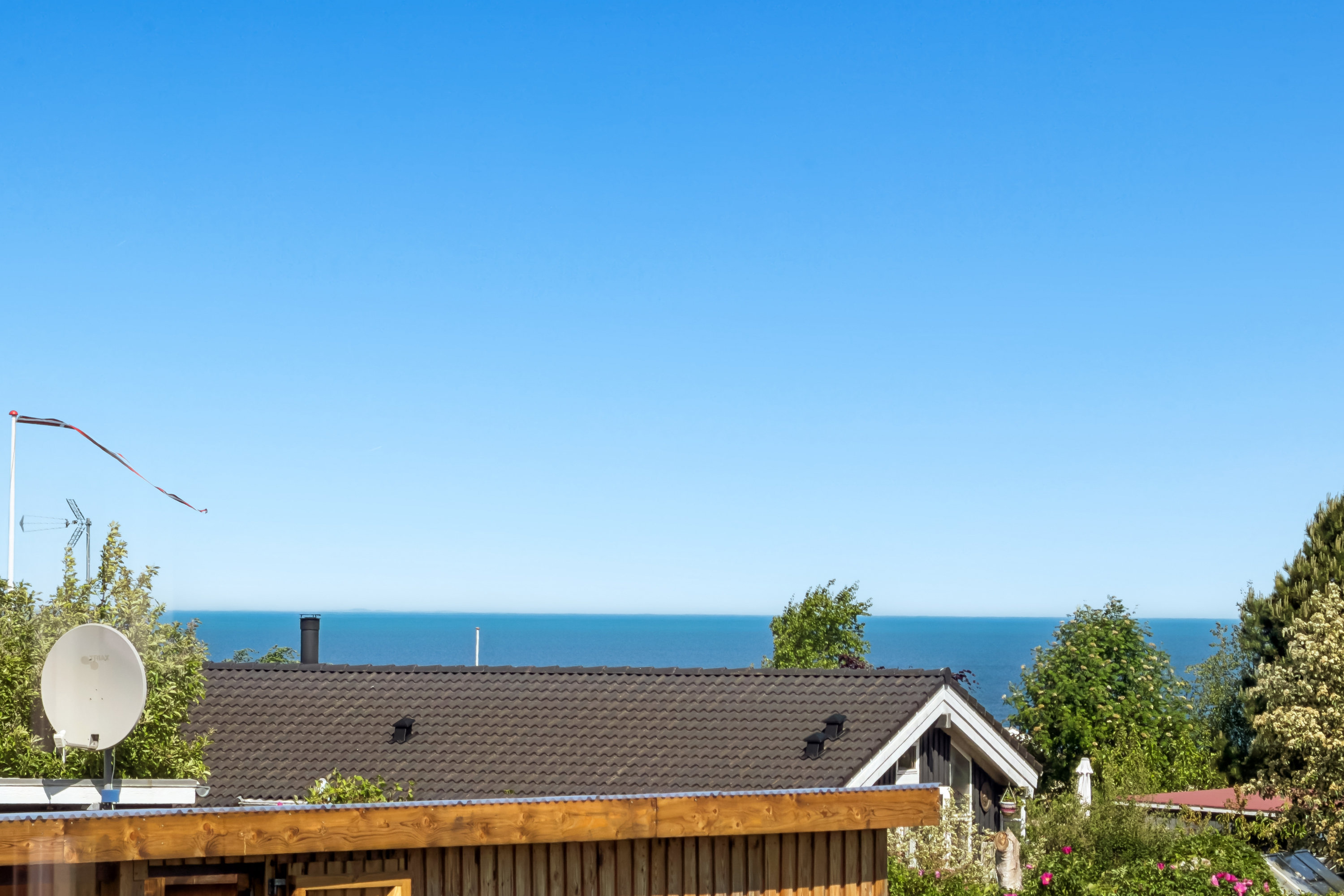 Fremhævet andet billede i fuldskærmstilstand. Billede af Glænøvej 10, Bønnerup Strand, 8585 Glesborg