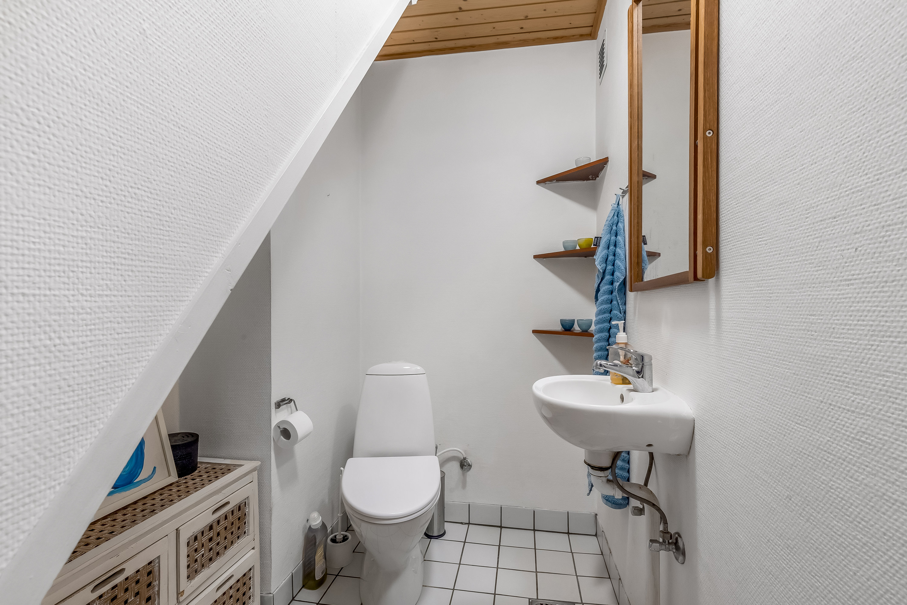 Fremhævet toilet billede i fuldskærmstilstand. Billede af Vestergade 10, 4660 Store Heddinge