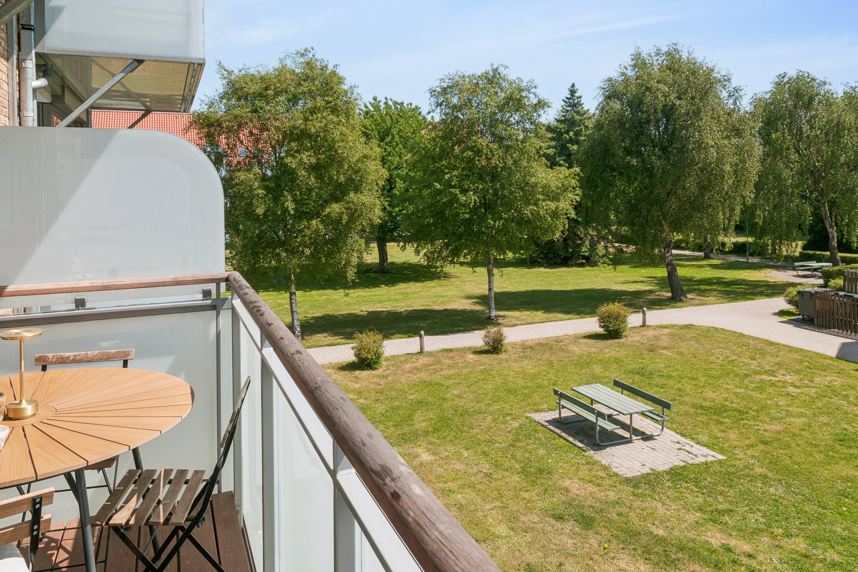 Fremhævet terrasse billede i fuldskærmstilstand. Billede af Helmer Søgårds Alle 27, 1. th., 2770 Kastrup