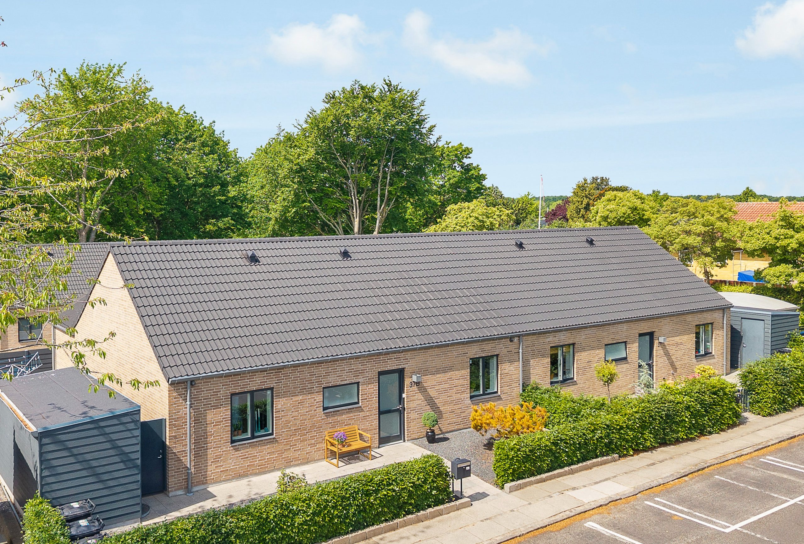 Fremhævet facade billede i fuldskærmstilstand. Billede af Abels Allé 37B, Sanderum, 5250 Odense SV