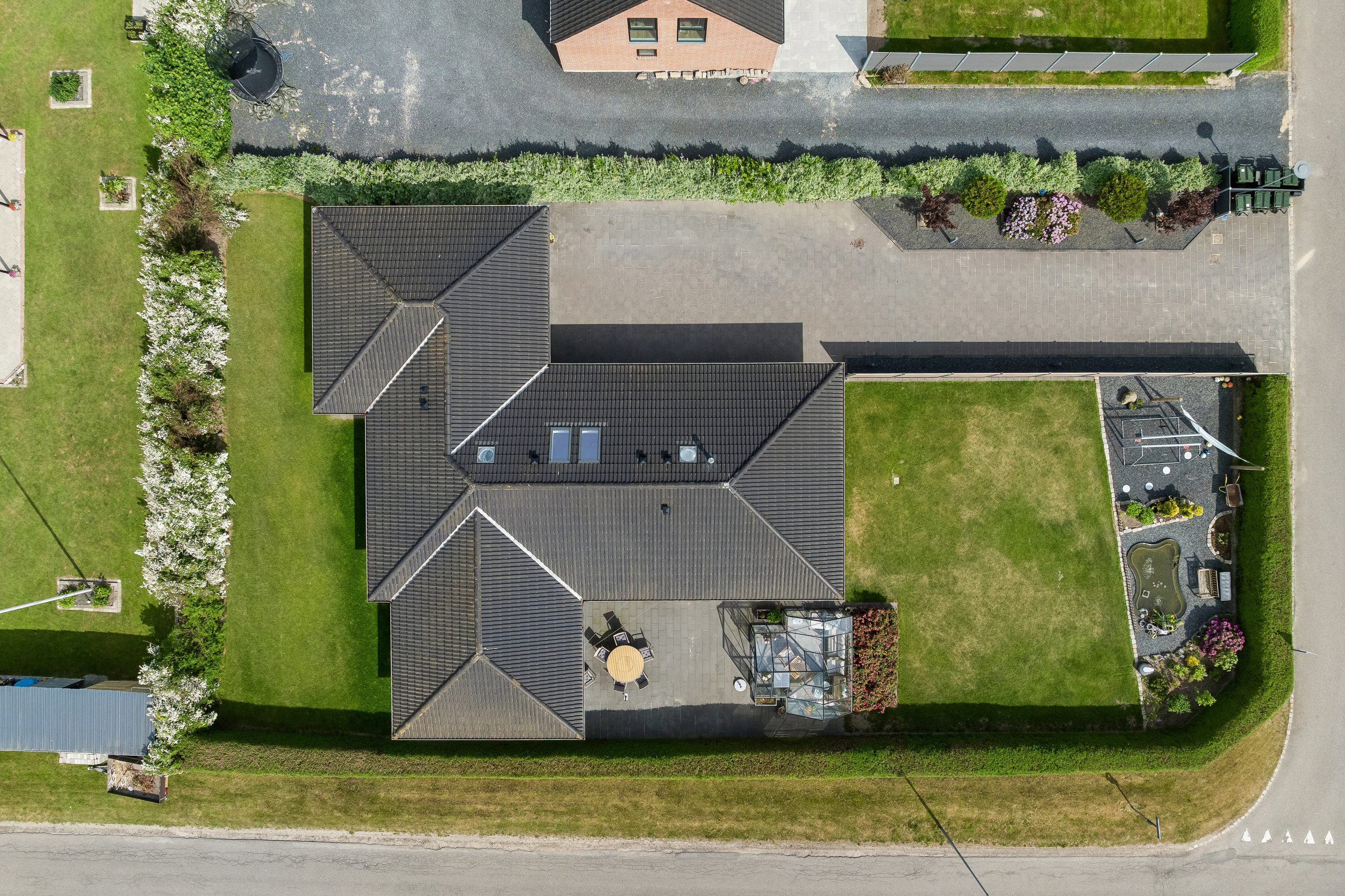Fremhævet luftfoto billede i fuldskærmstilstand. Billede af Skovlundsvej 1, Ø Alling, 8963 Auning