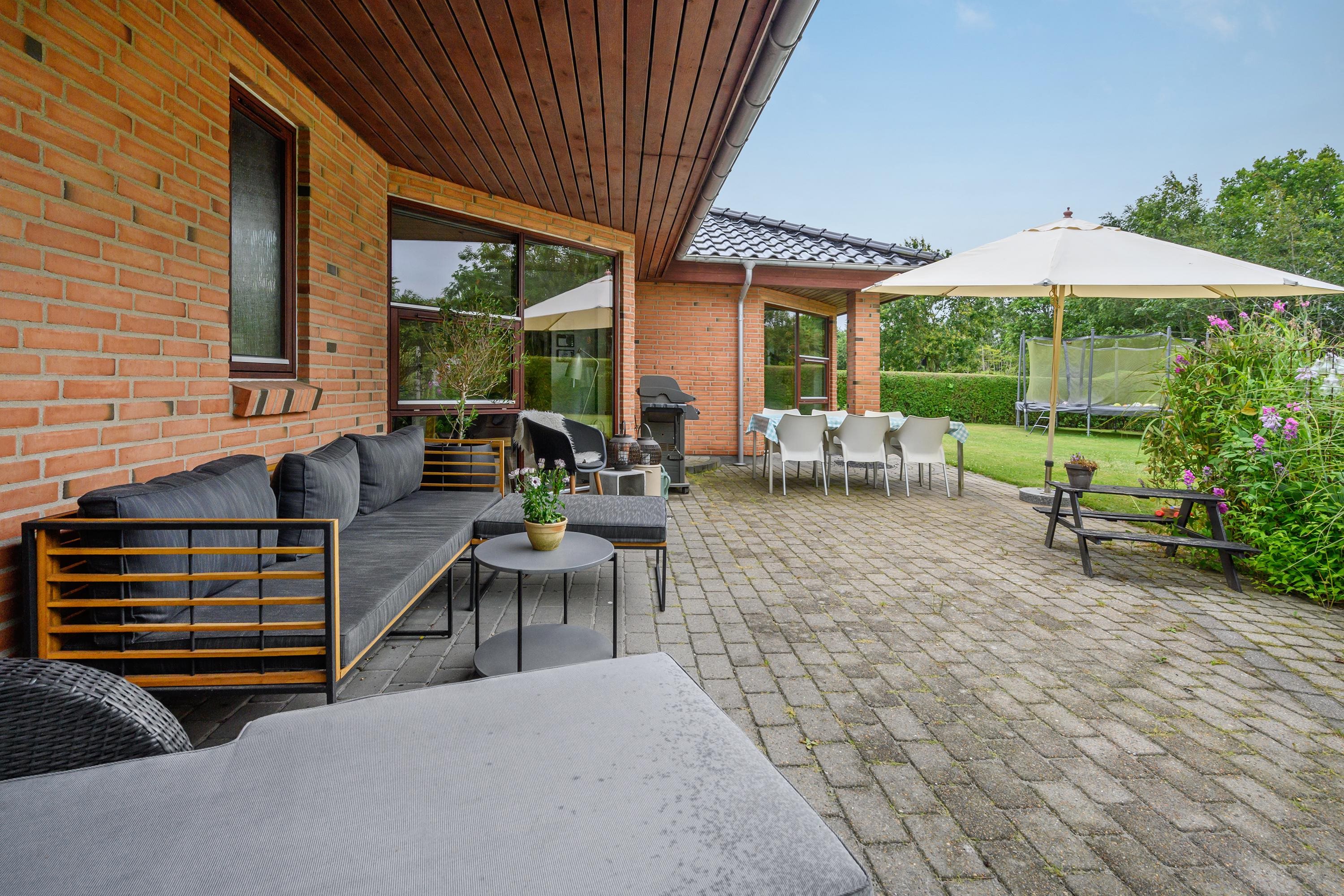 Fremhævet terrasse billede i fuldskærmstilstand. Billede af Skovtoften 22, 6900 Skjern