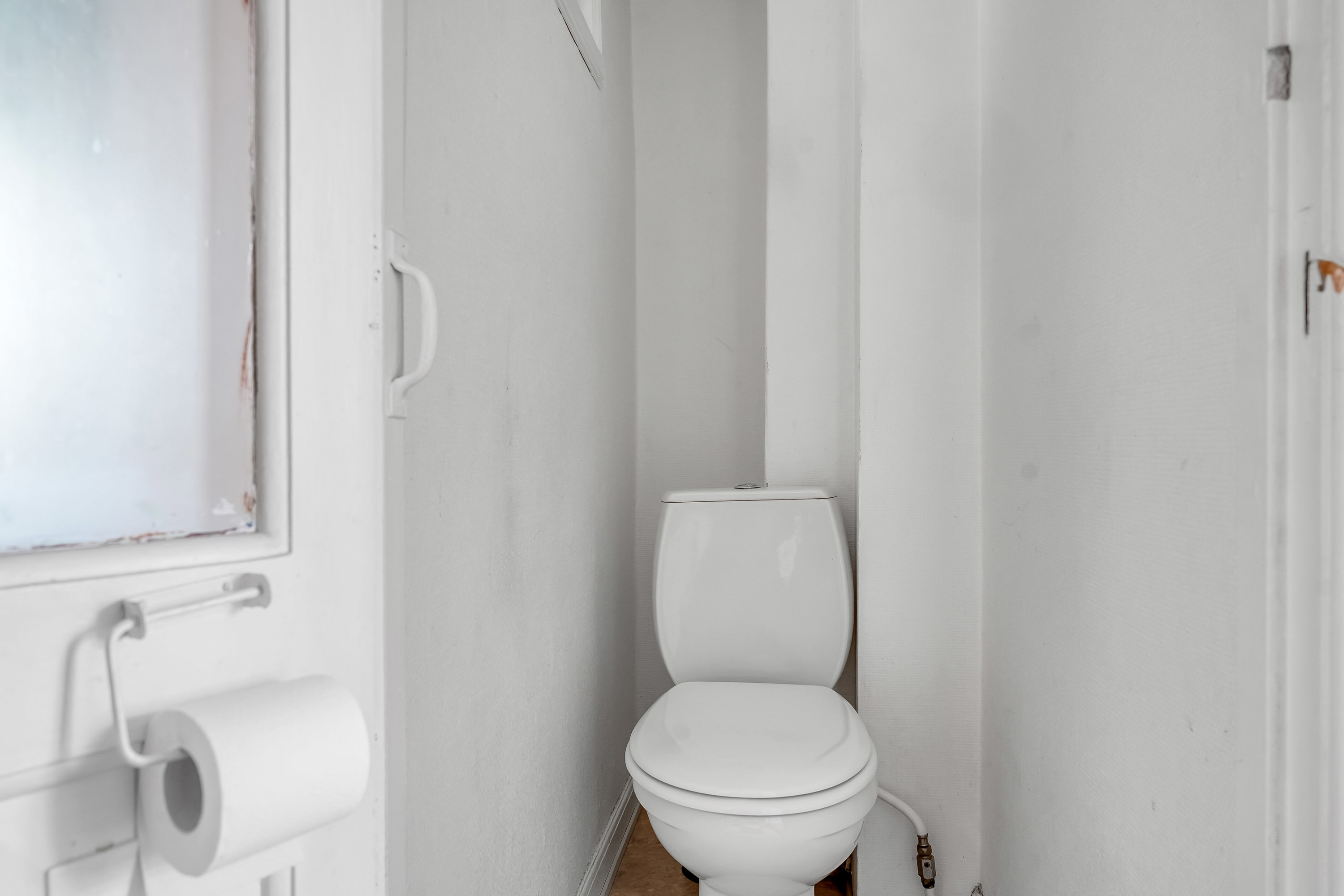 Fremhævet toilet billede i fuldskærmstilstand. Billede af Skt. Knuds Gade 35, 5000 Odense C