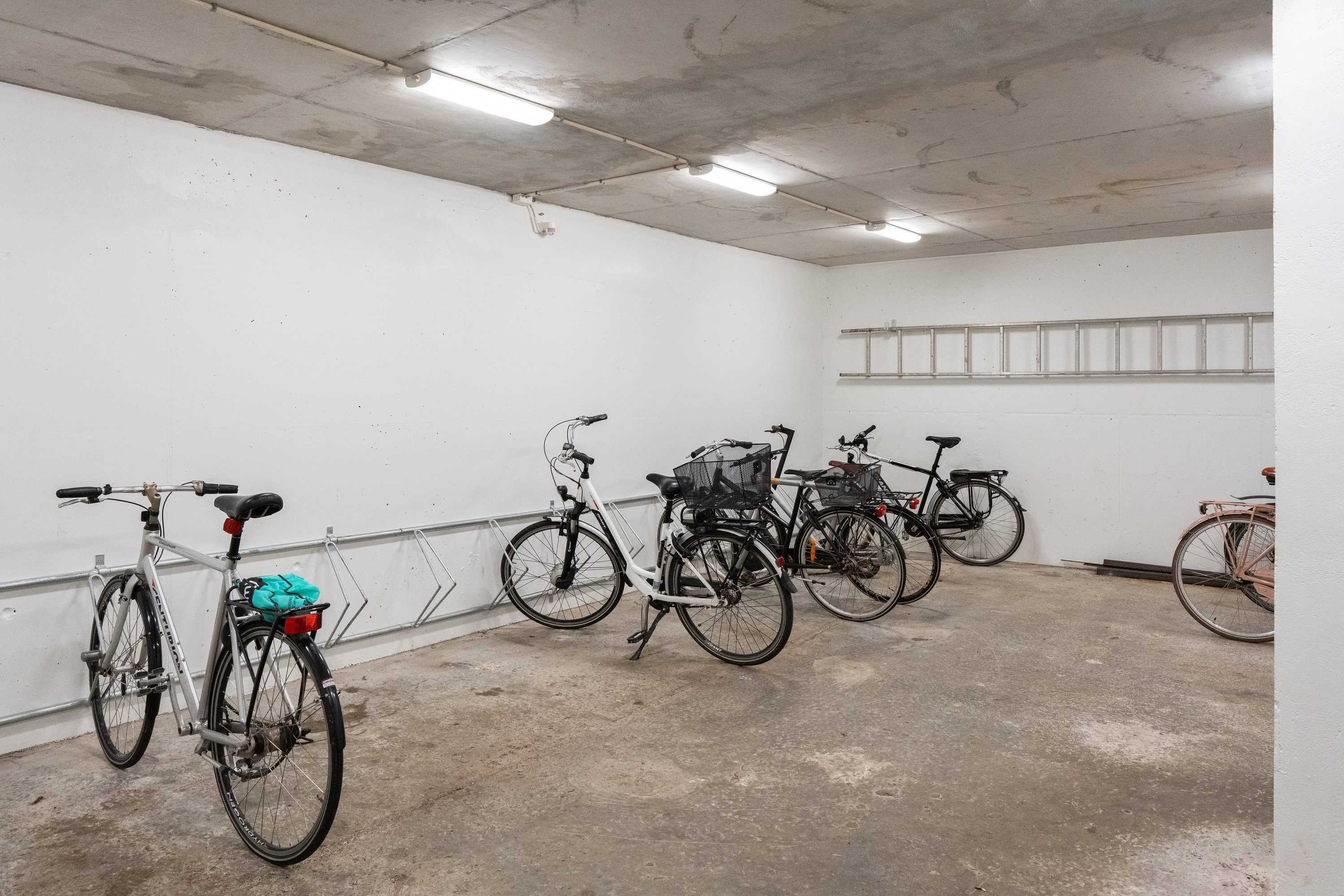 Fremhævet disponibel billede i fuldskærmstilstand. Billede af Vesterbro 84, 4. th., 9000 Aalborg