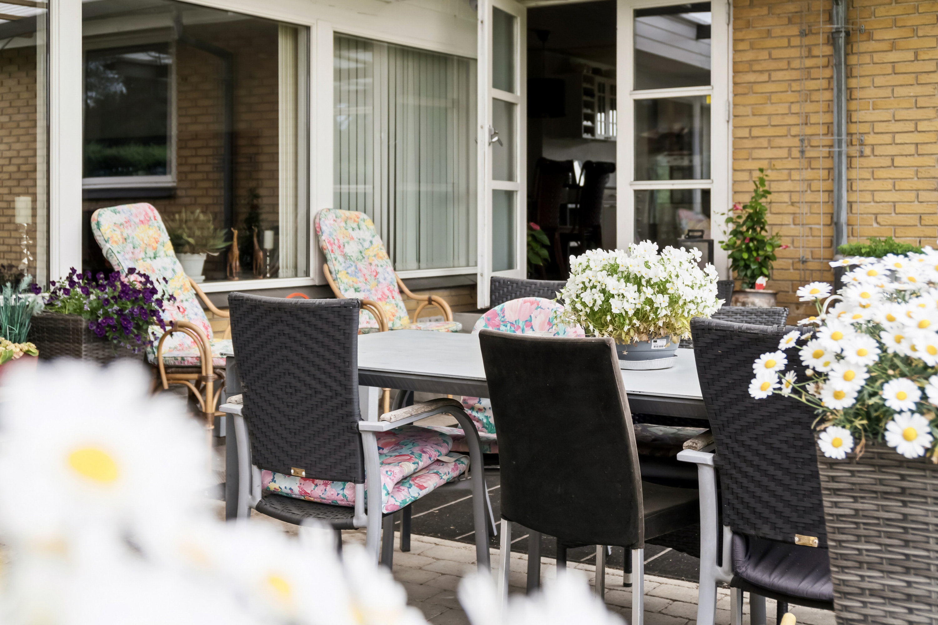 Fremhævet terrasse billede i fuldskærmstilstand. Billede af Lyngtoften 17, 7430 Ikast