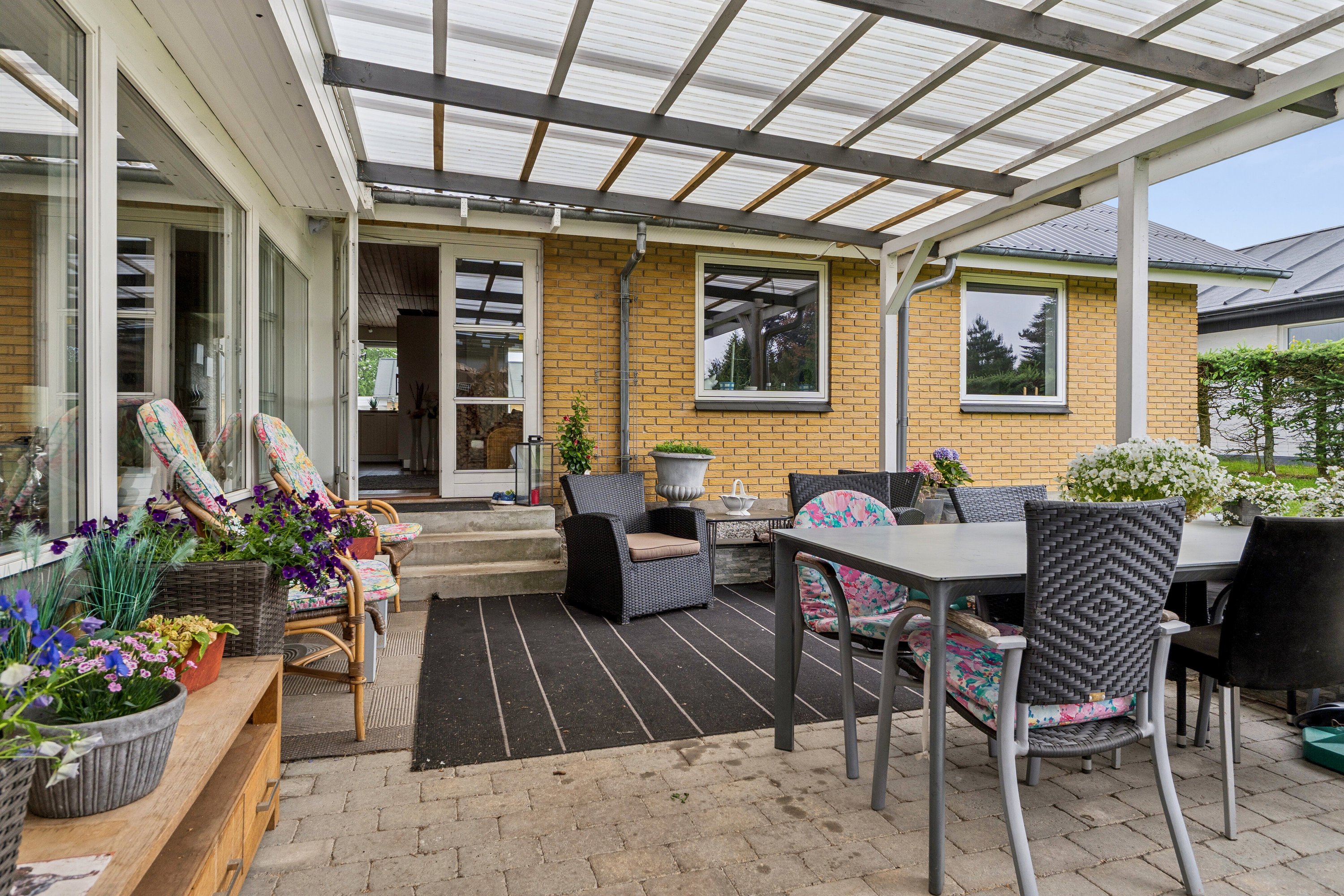 Fremhævet overdækket terrasse billede i fuldskærmstilstand. Billede af Lyngtoften 17, 7430 Ikast