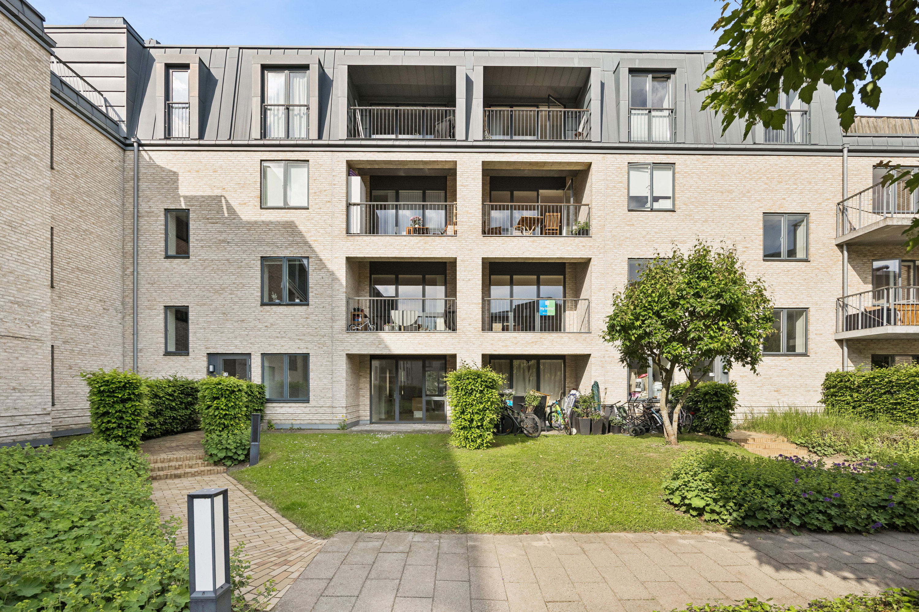 Fremhævet andet billede i fuldskærmstilstand. Billede af Flintholm Alle 20, st.. tv., 2000 Frederiksberg