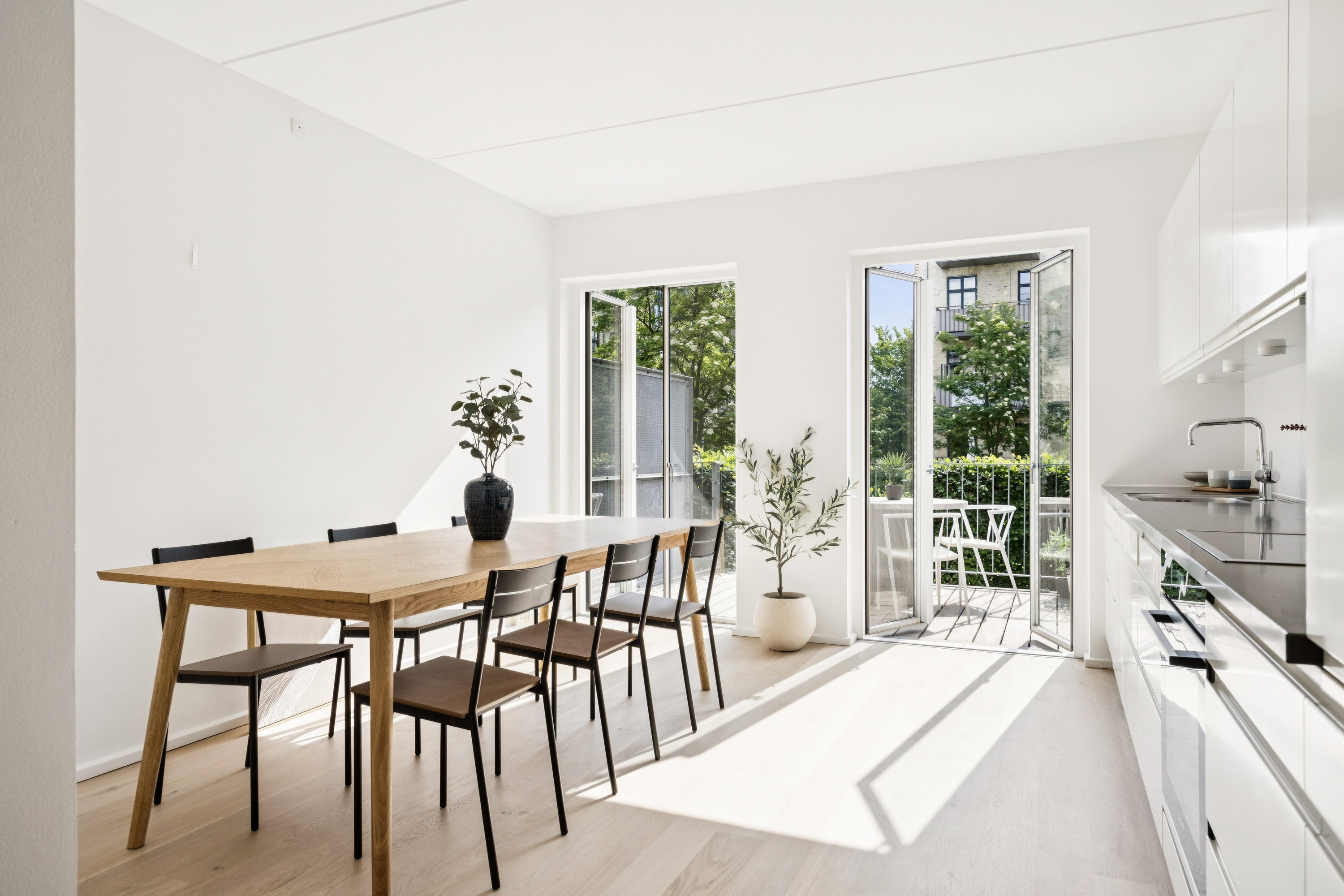 Fremhævet stue billede i fuldskærmstilstand. Billede af Porcelænshaven 3L, 2000 Frederiksberg