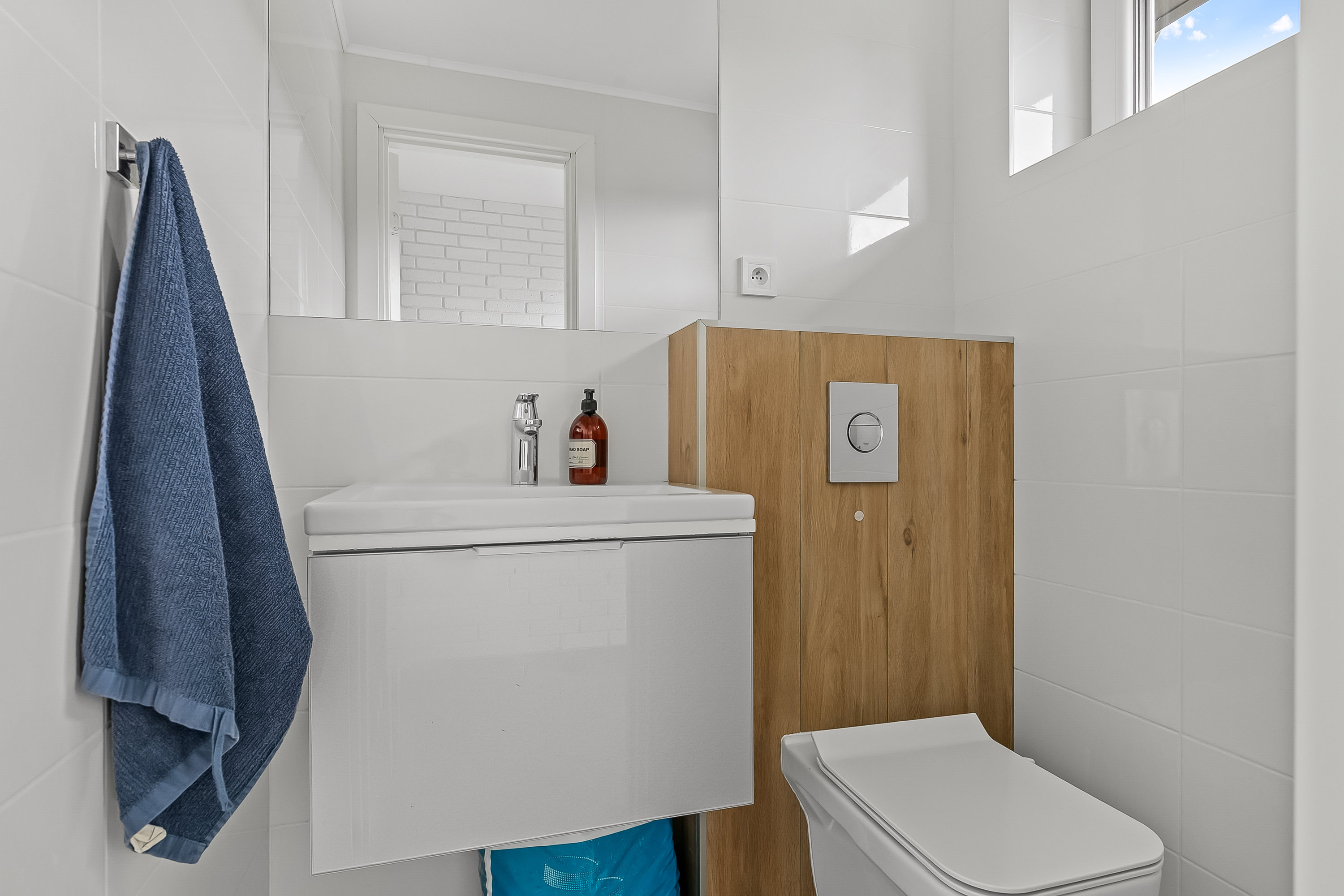 Fremhævet gæstetoilet billede i fuldskærmstilstand. Billede af Munkedalen 3, Skærup, 7080 Børkop