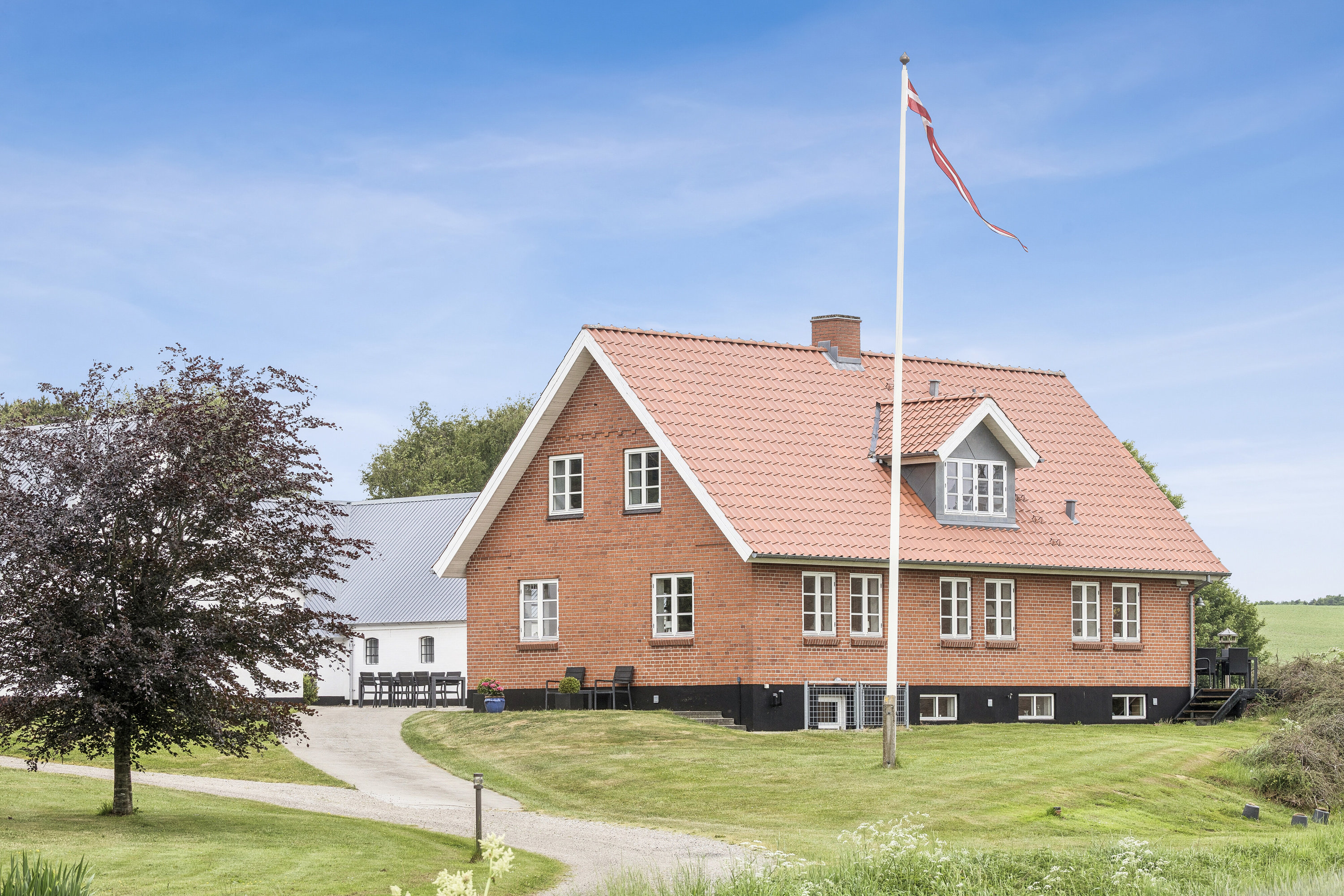 Fremhævet set fra haven billede i fuldskærmstilstand. Billede af Borrisholtvej 87, 9800 Hjørring