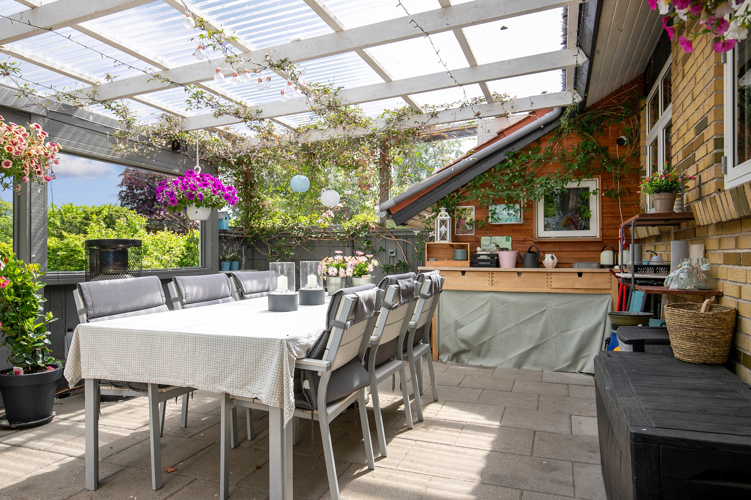 Fremhævet overdækket terrasse billede i fuldskærmstilstand. Billede af Asgård 92, 9700 Brønderslev