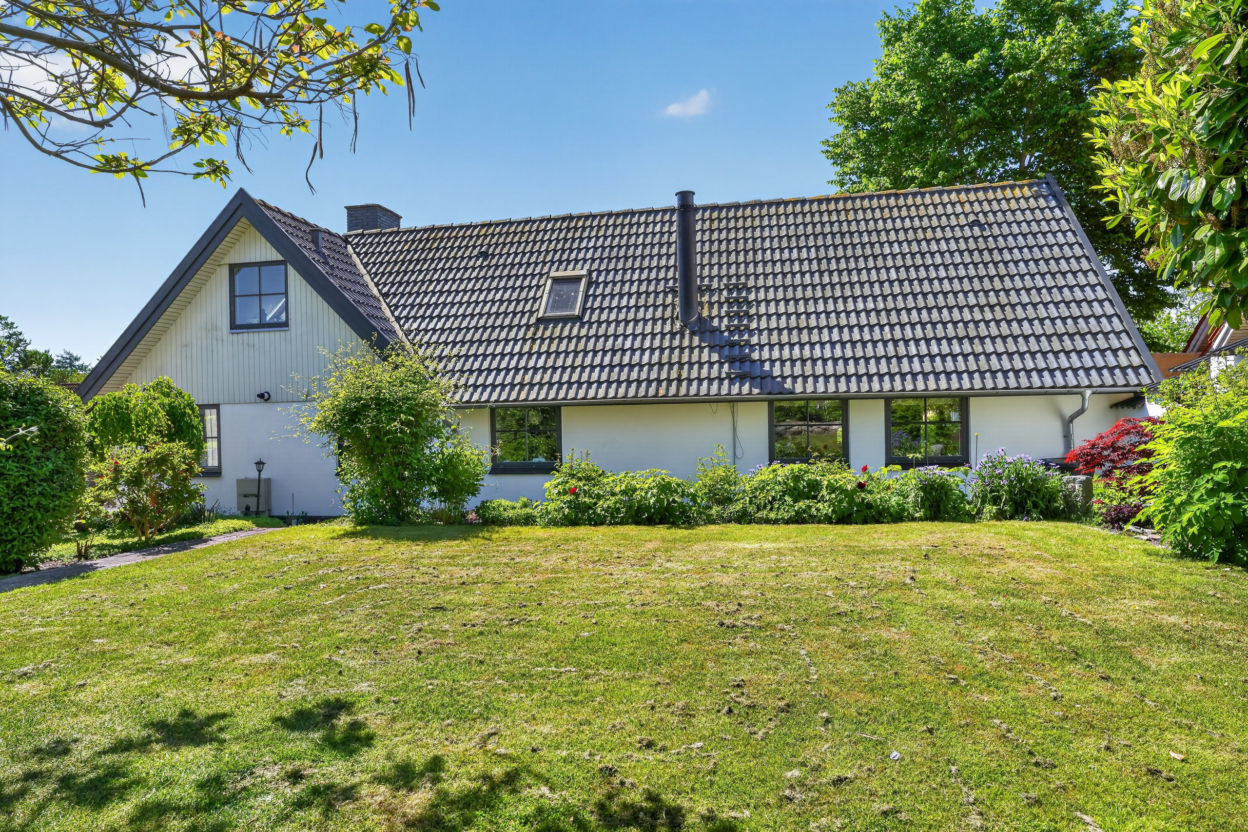 Fremhævet ejendommen billede i fuldskærmstilstand. Billede af Solrød Byvej 44, Solrød, 2680 Solrød Strand
