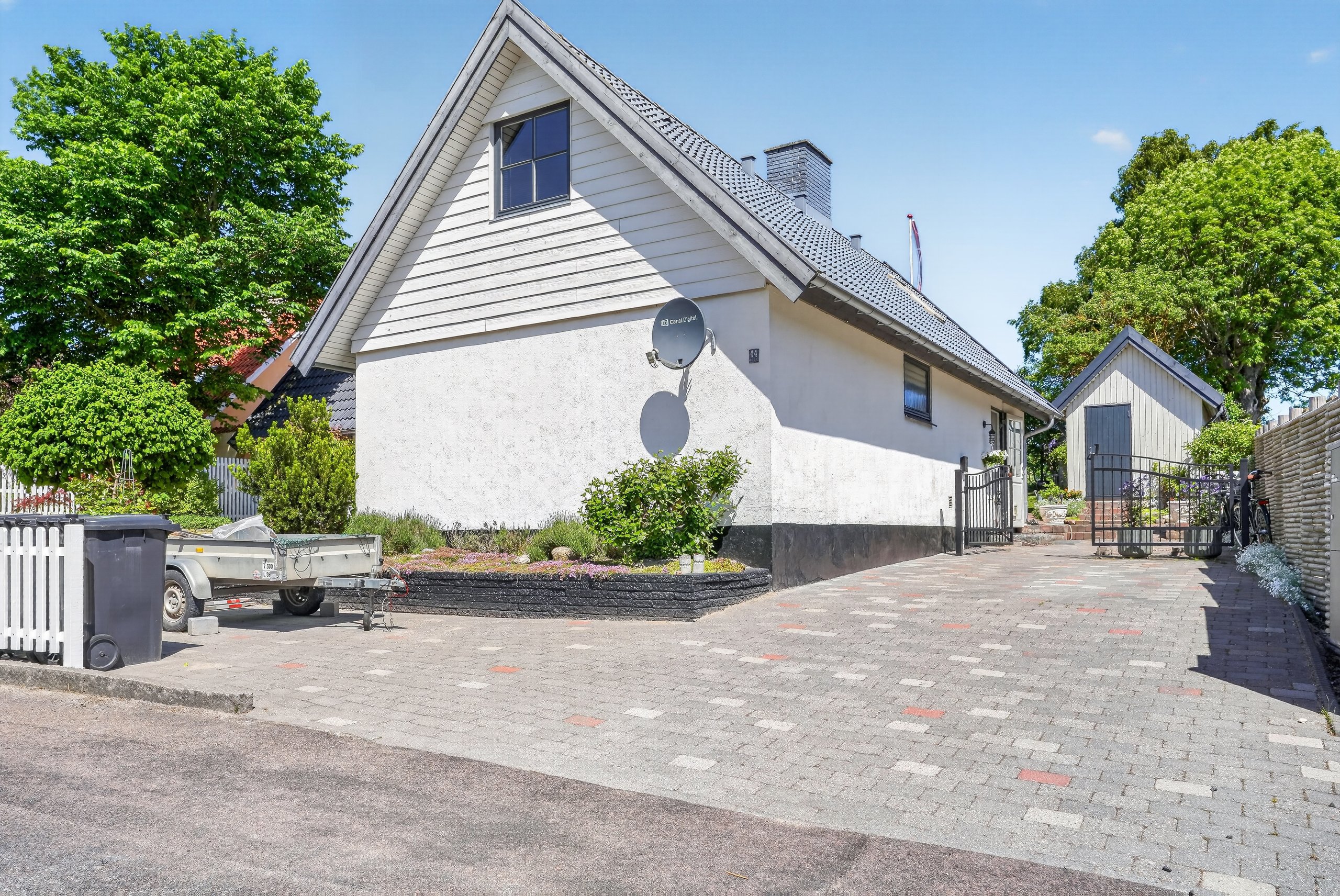 Fremhævet ejendommen billede i fuldskærmstilstand. Billede af Solrød Byvej 44, Solrød, 2680 Solrød Strand