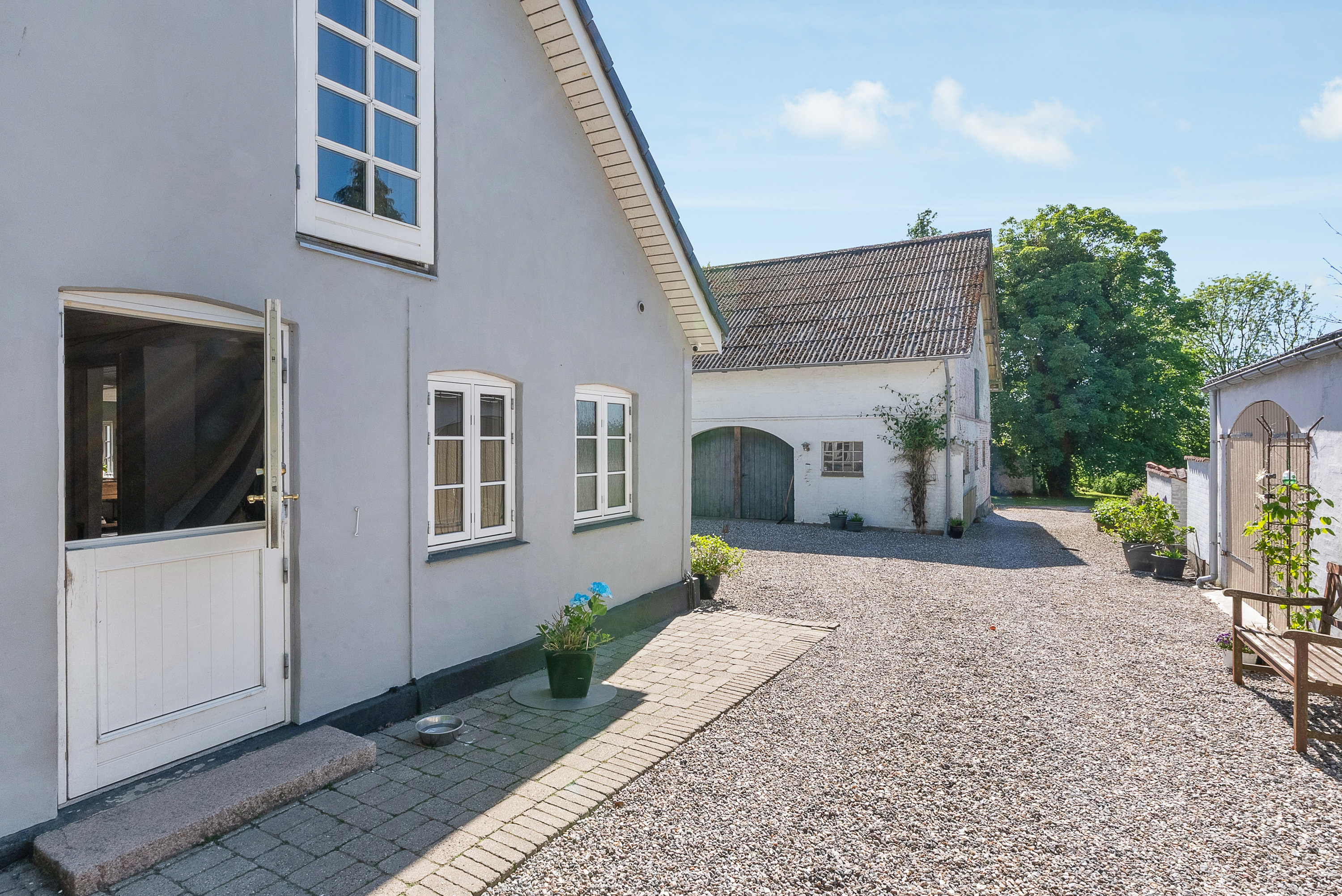 Fremhævet facade billede i fuldskærmstilstand. Billede af Kasbækvej 12, Nr Broby, 5672 Broby