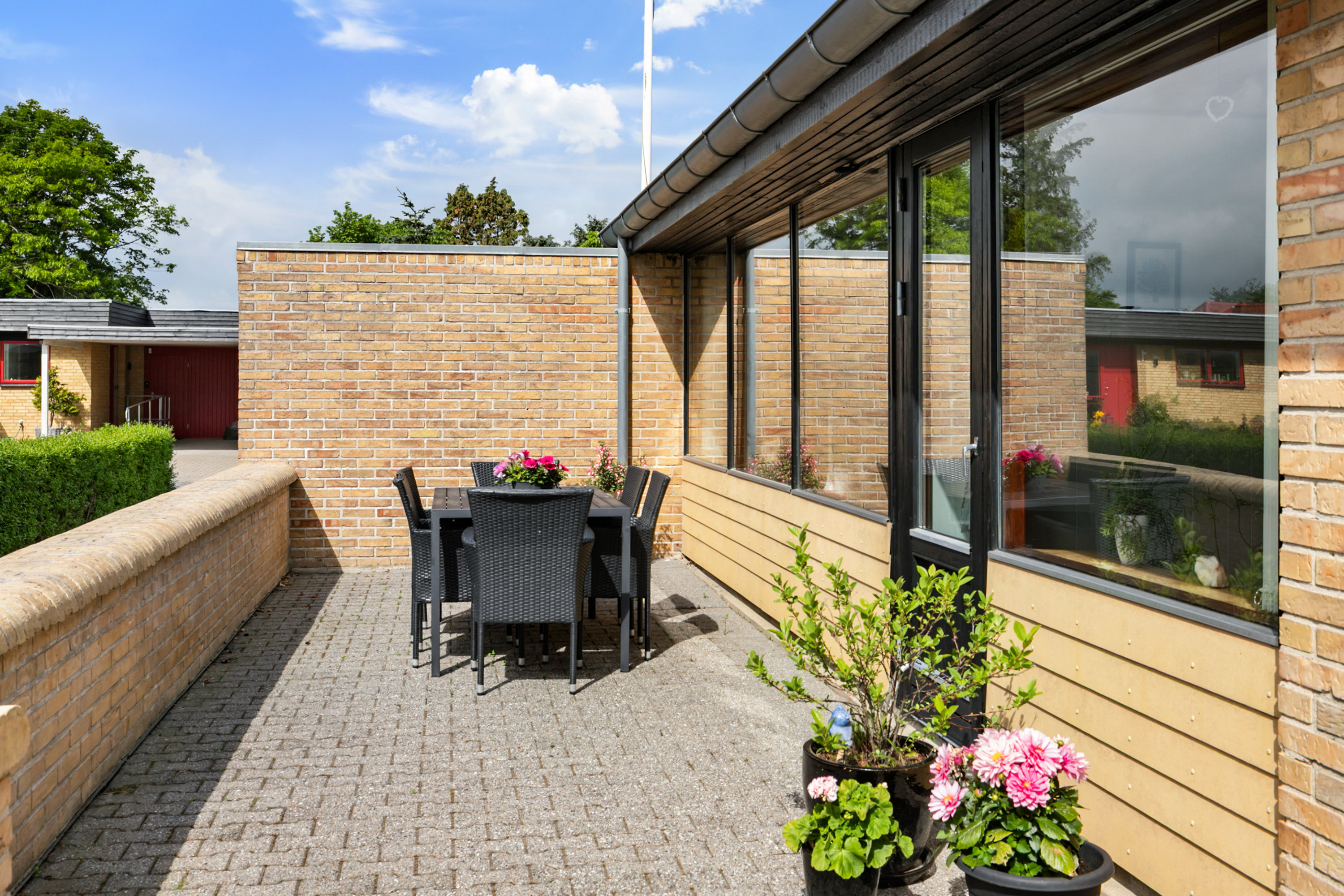 Fremhævet terrasse billede i fuldskærmstilstand. Billede af Elmevej 4, 9440 Aabybro