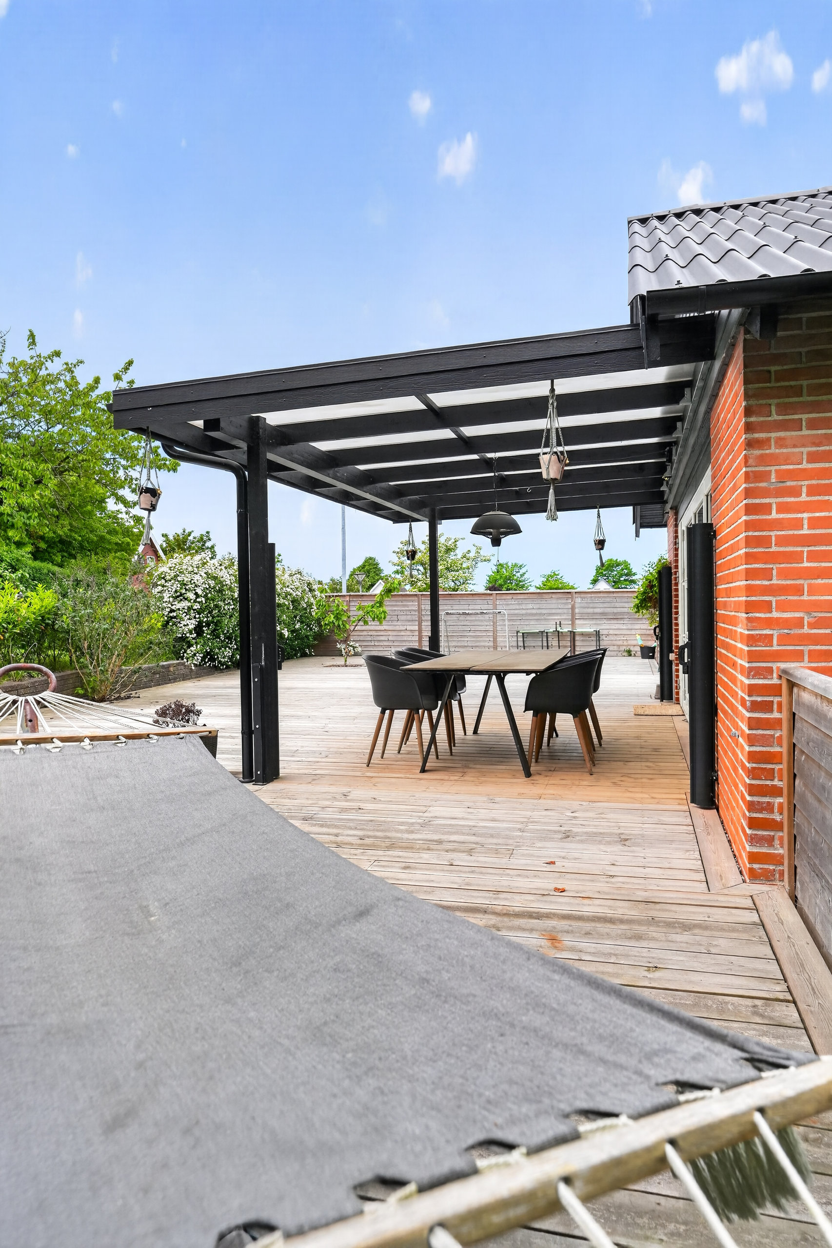 Fremhævet terrasse billede i fuldskærmstilstand. Billede af Okkerbjergvej 2, 4500 Nykøbing Sj