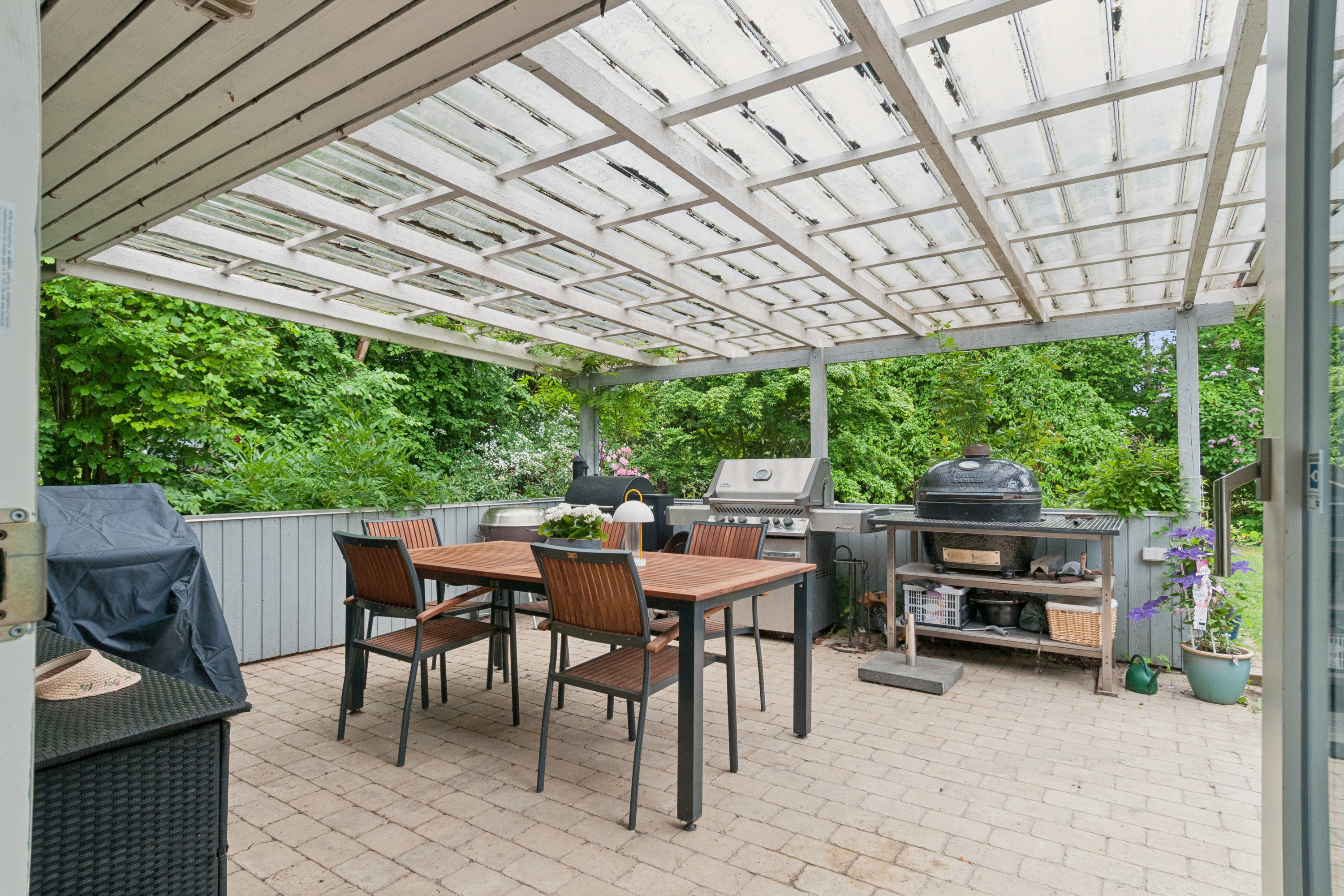 Fremhævet terrasse billede i fuldskærmstilstand. Billede af Åkandevej 15, 3500 Værløse