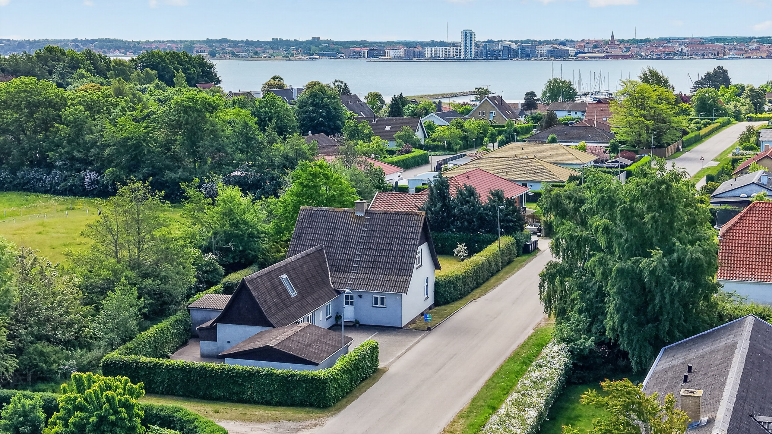Fremhævet luftfoto billede i fuldskærmstilstand. Billede af Hørby Færgevej 11, Hørby, 4300 Holbæk