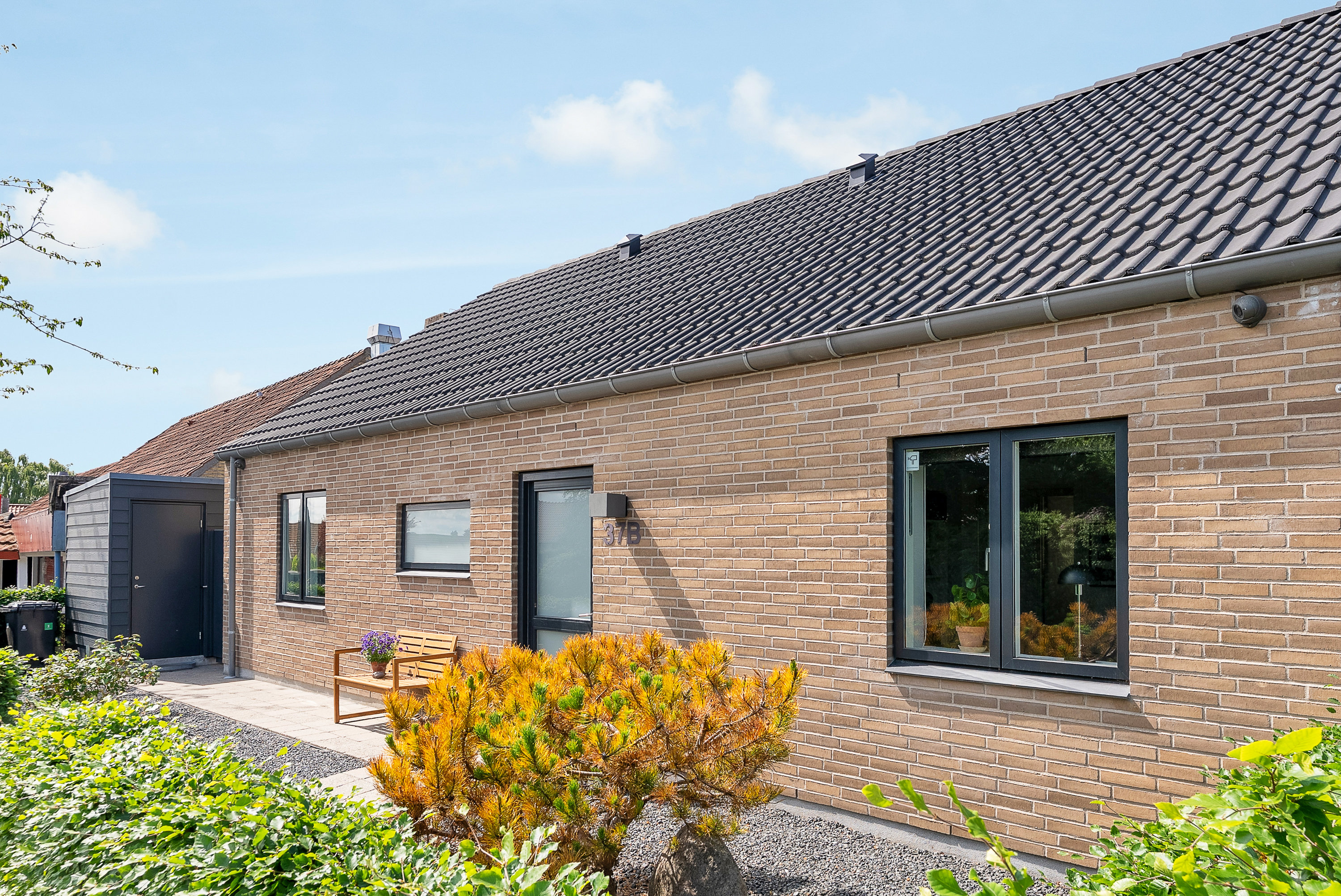 Fremhævet facade billede i fuldskærmstilstand. Billede af Abels Allé 37B, Sanderum, 5250 Odense SV