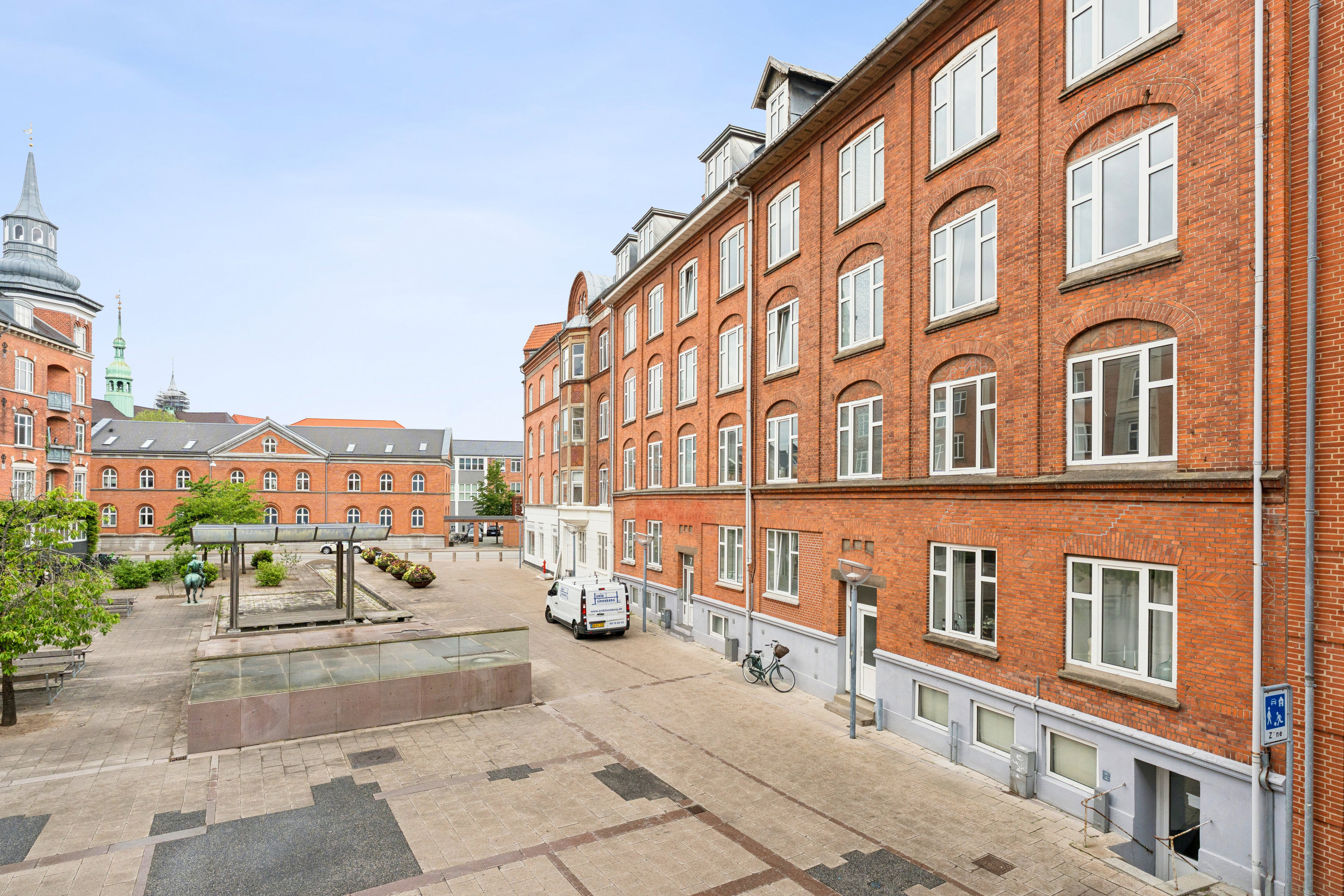 Fremhævet andet billede i fuldskærmstilstand. Billede af Louisegade 7, 3. th., 9000 Aalborg