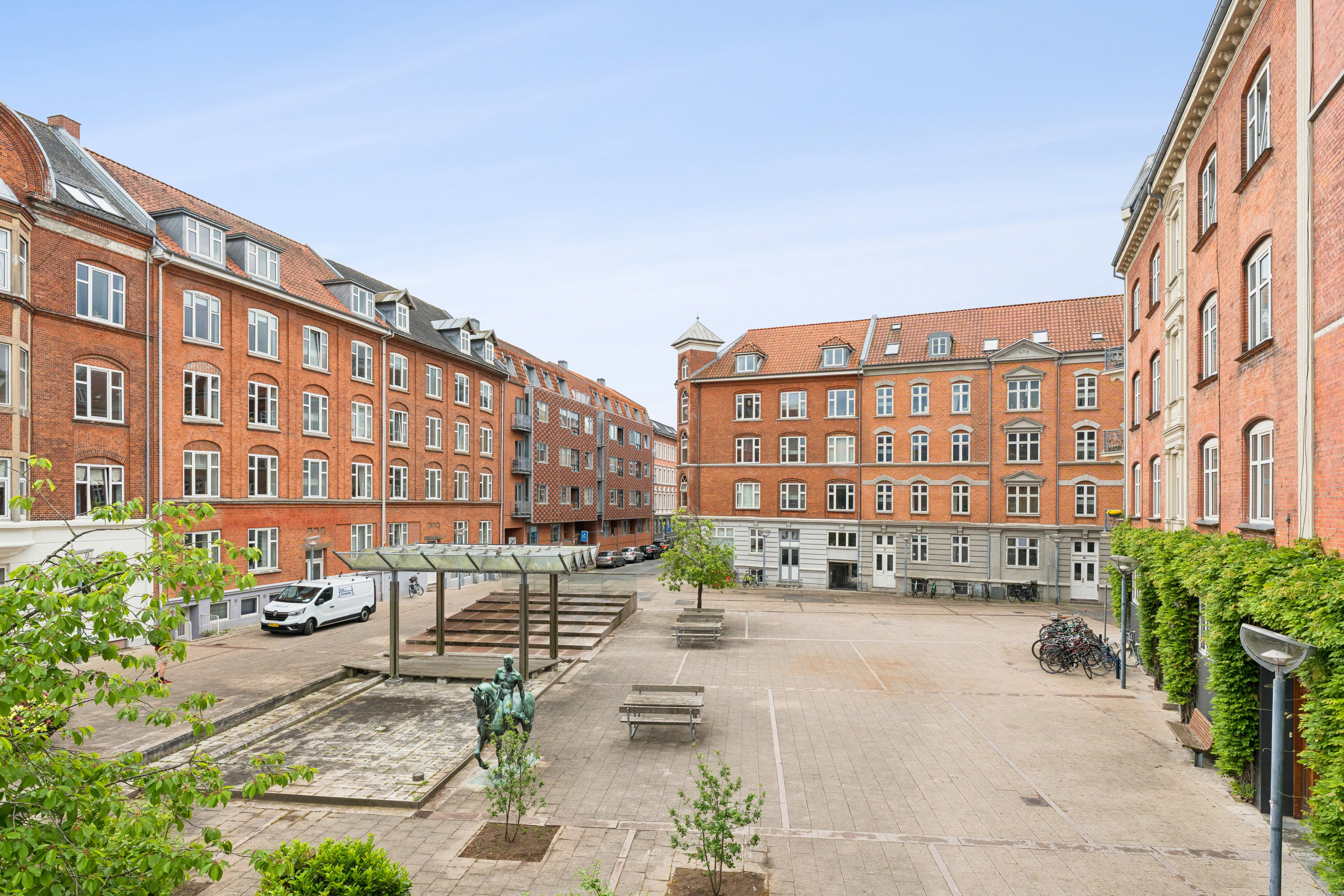 Fremhævet andet billede i fuldskærmstilstand. Billede af Louisegade 7, 3. th., 9000 Aalborg