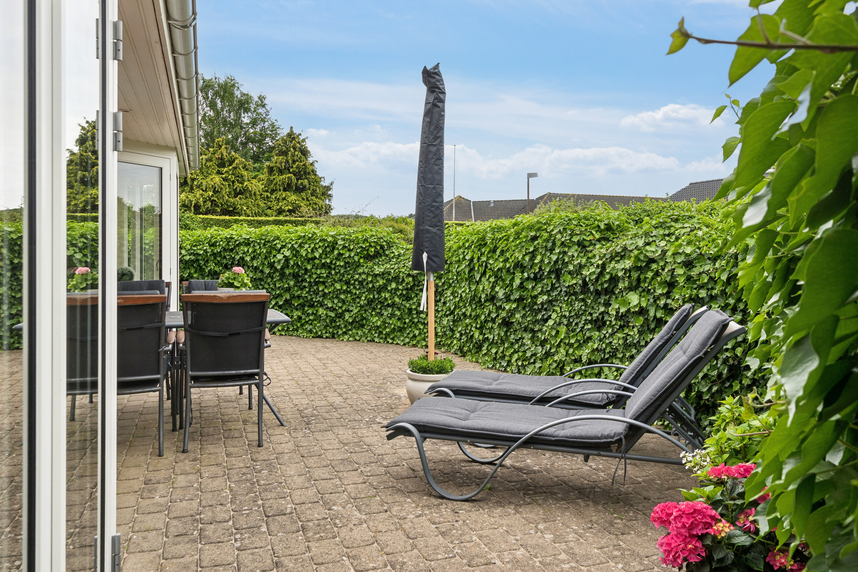 Fremhævet terrasse billede i fuldskærmstilstand. Billede af Lavendelvej 42, 4470 Svebølle