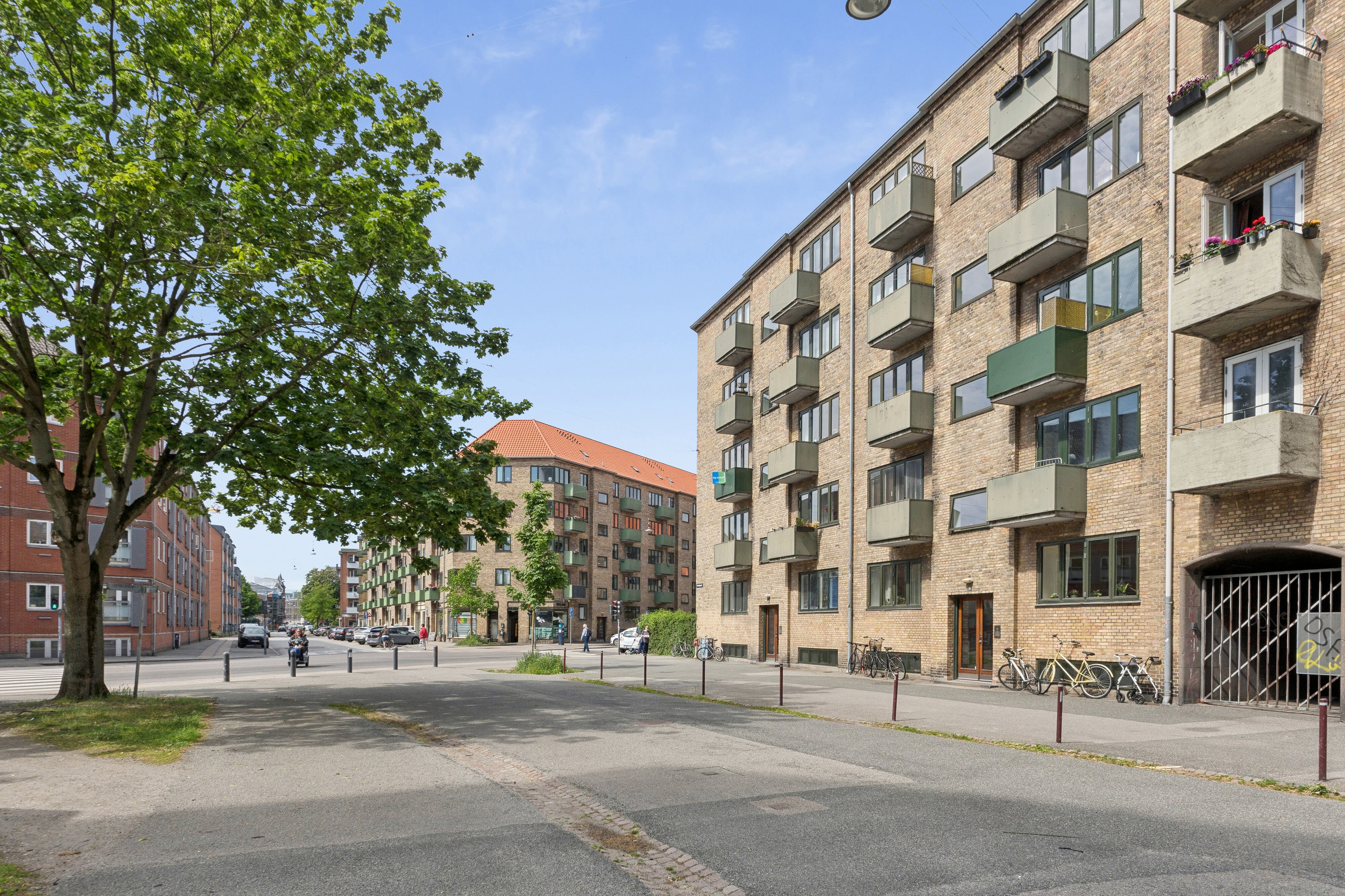Fremhævet facade billede i fuldskærmstilstand. Billede af Frankrigsgade 29, 2. tv., 2300 København S