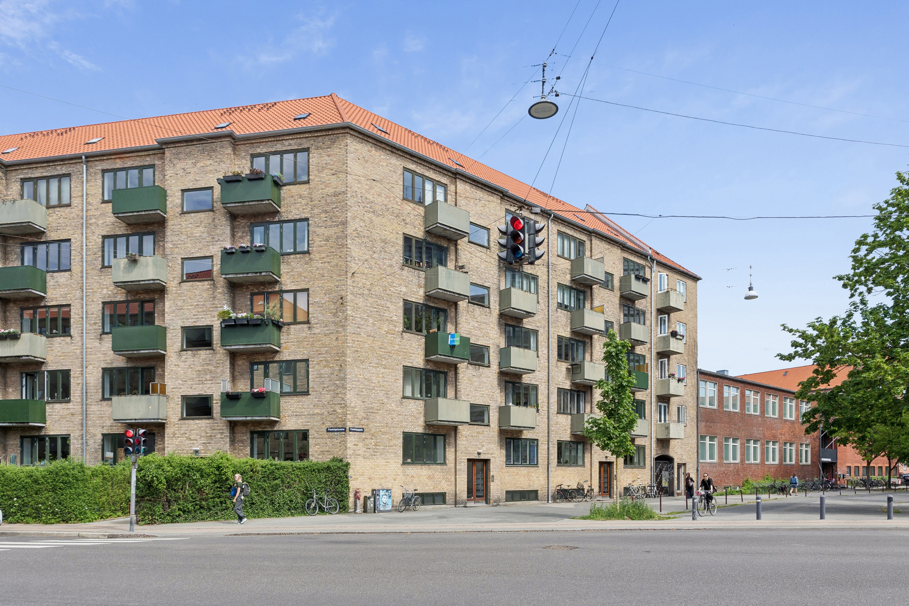 Fremhævet facade billede i fuldskærmstilstand. Billede af Frankrigsgade 29, 2. tv., 2300 København S