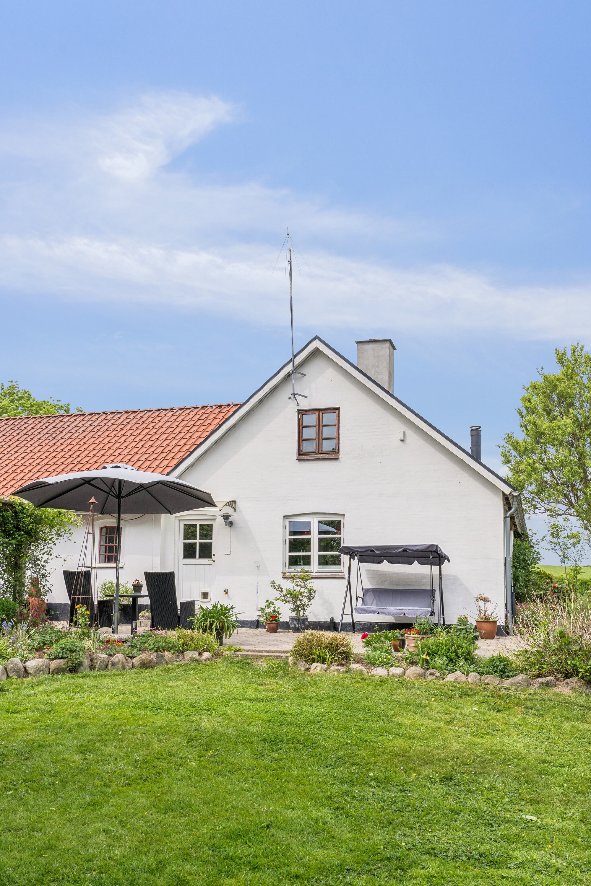Fremhævet set fra haven billede i fuldskærmstilstand. Billede af Viborgvej 111, 8600 Silkeborg