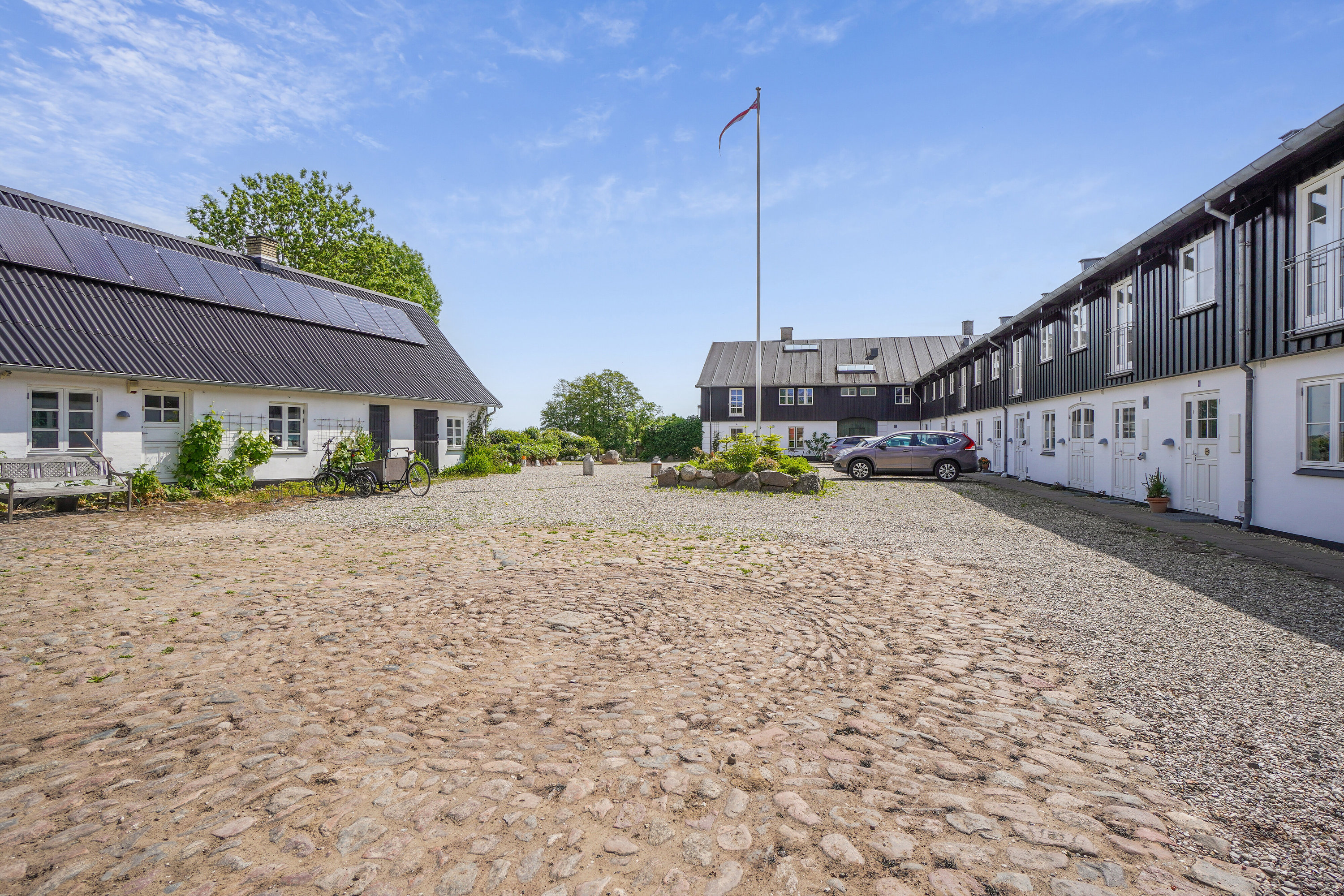 Fremhævet set fra vejen billede i fuldskærmstilstand. Billede af Gershøjvej 108B, 1., Gershøj, 4070 Kirke Hyllinge