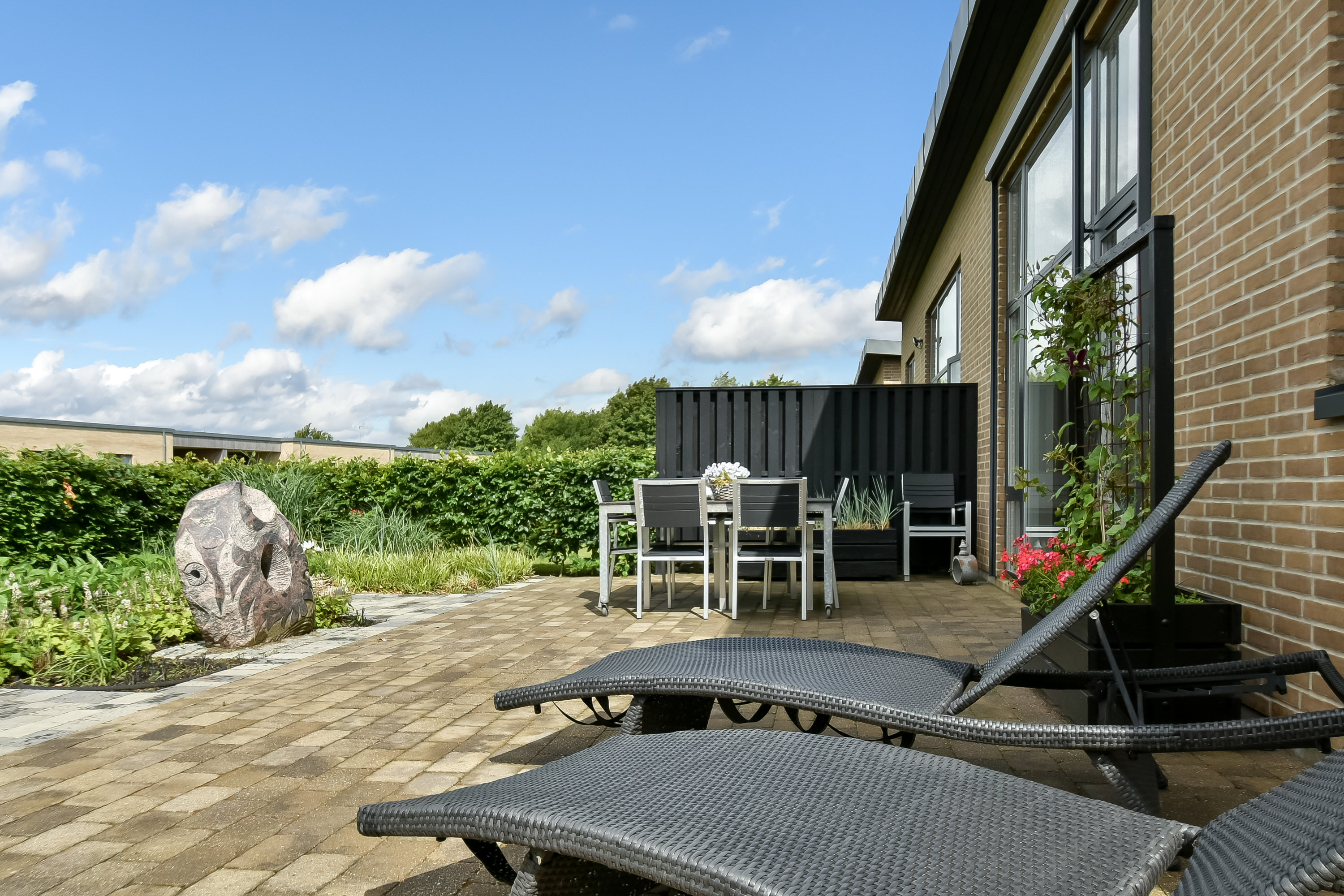 Fremhævet terrasse billede i fuldskærmstilstand. Billede af Jordbærmarken 28, Tjørring, 7400 Herning