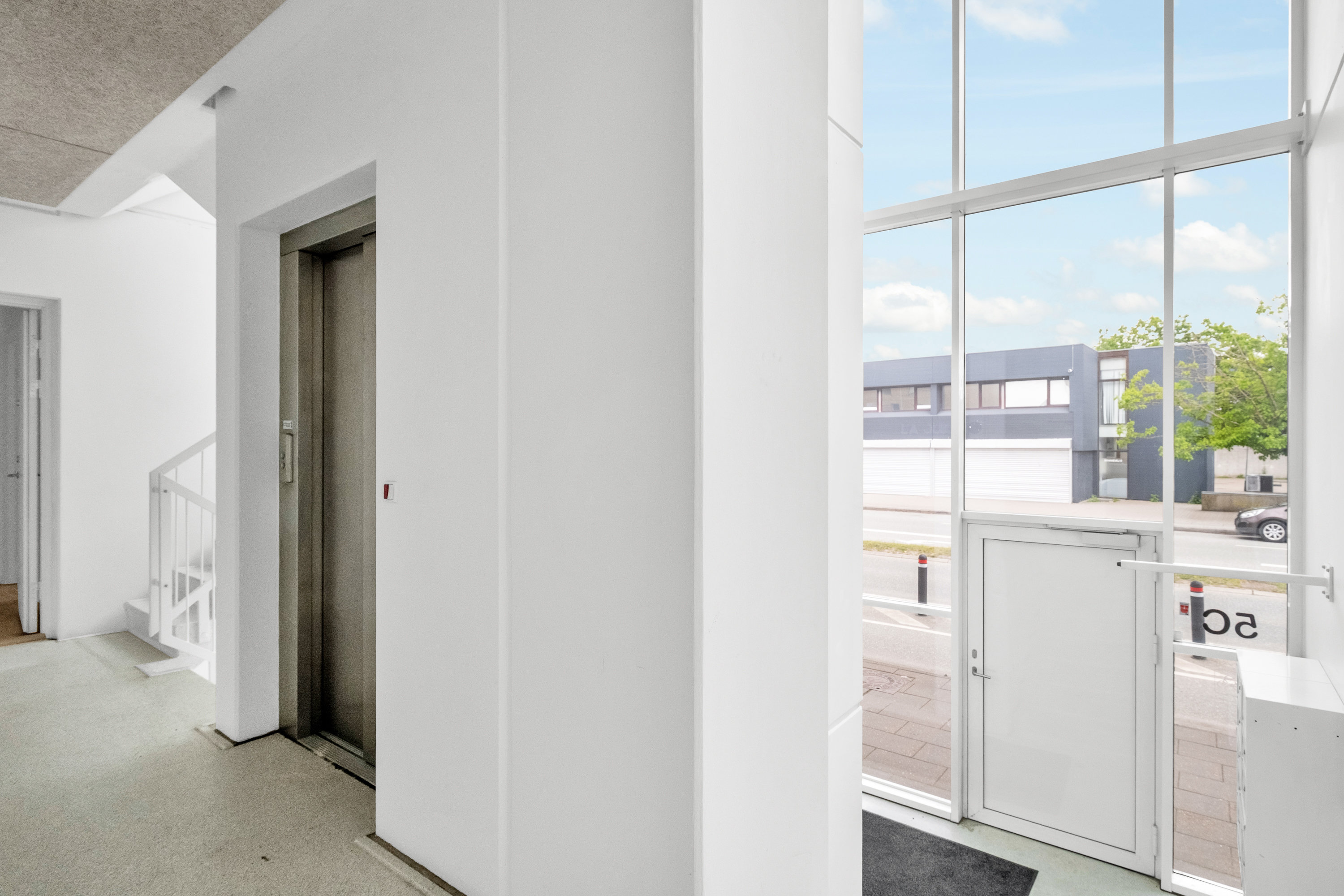Fremhævet elevator billede i fuldskærmstilstand. Billede af Ryhavevej 5C, st.. th., Hasle, 8210 Aarhus V