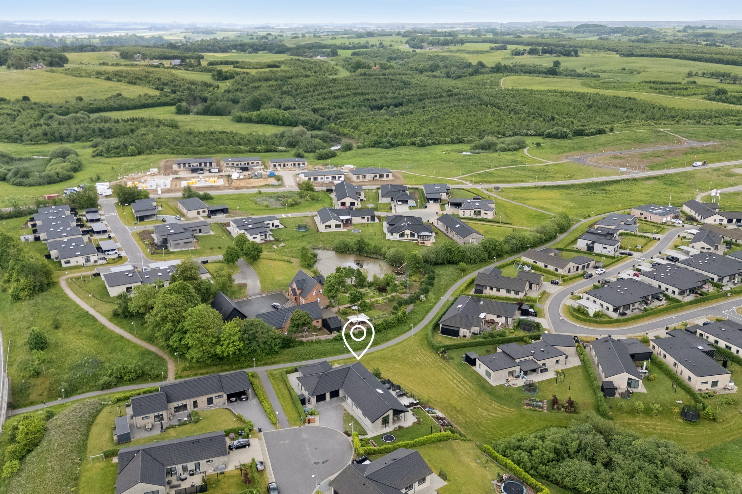 Fremhævet luftfoto billede i fuldskærmstilstand. Billede af Følfodhøjen 30, Gram, 8660 Skanderborg