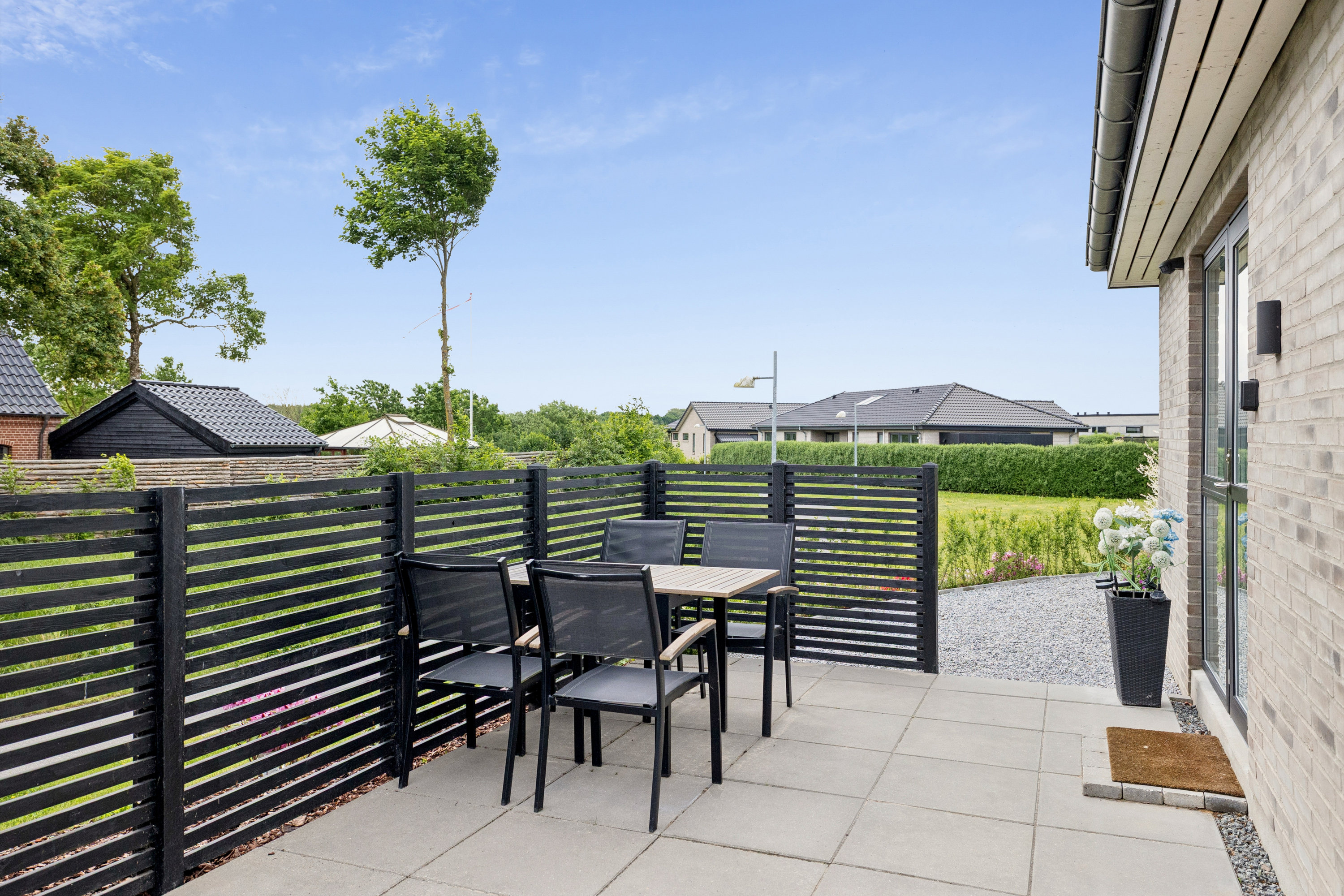 Fremhævet terrasse billede i fuldskærmstilstand. Billede af Følfodhøjen 30, Gram, 8660 Skanderborg