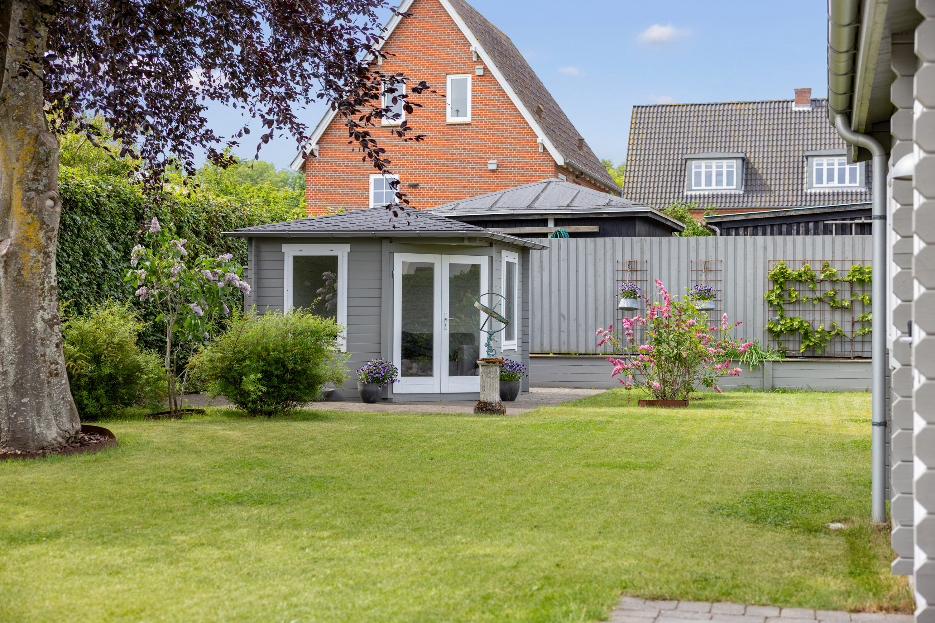 Fremhævet facade billede i fuldskærmstilstand. Billede af Rosevej 37, 9900 Frederikshavn