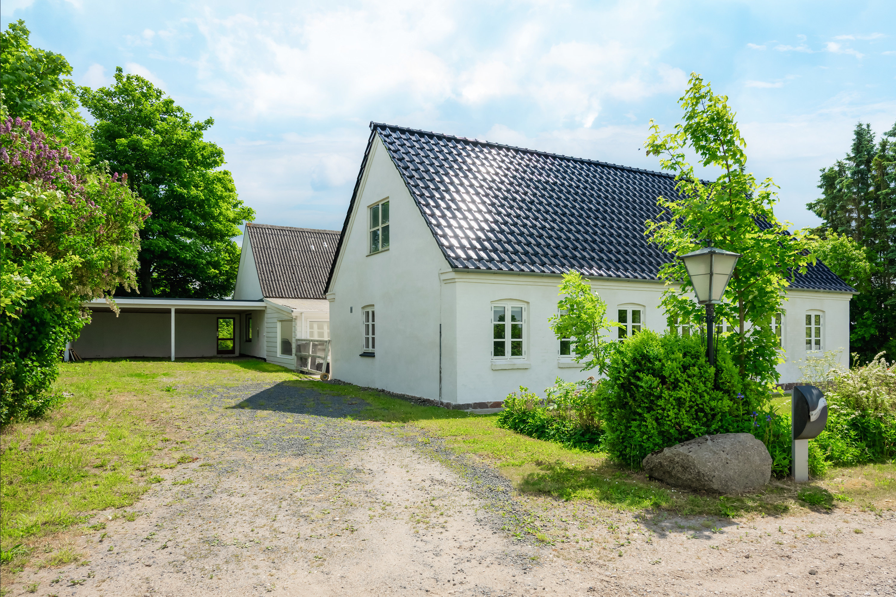 Fremhævet facade billede i fuldskærmstilstand. Billede af Keldskovvej 7, Bruntofte, 4800 Nykøbing F